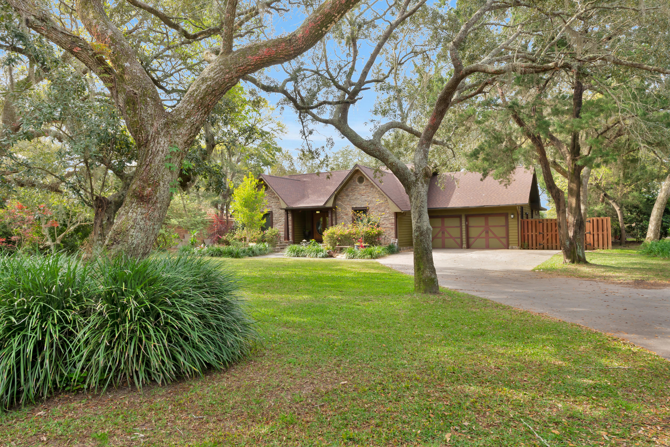 Robledal Estates - Residential