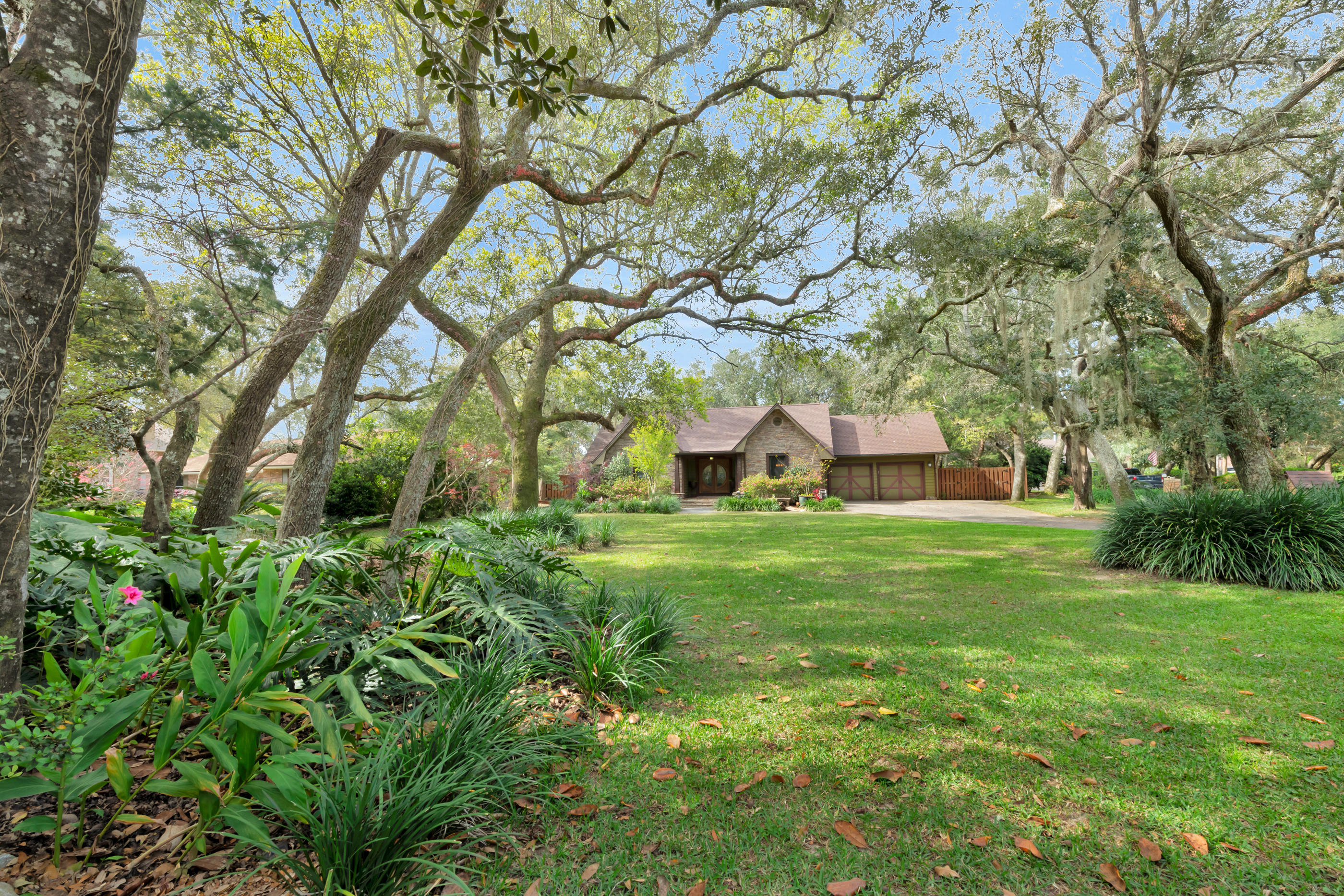 Robledal Estates - Residential