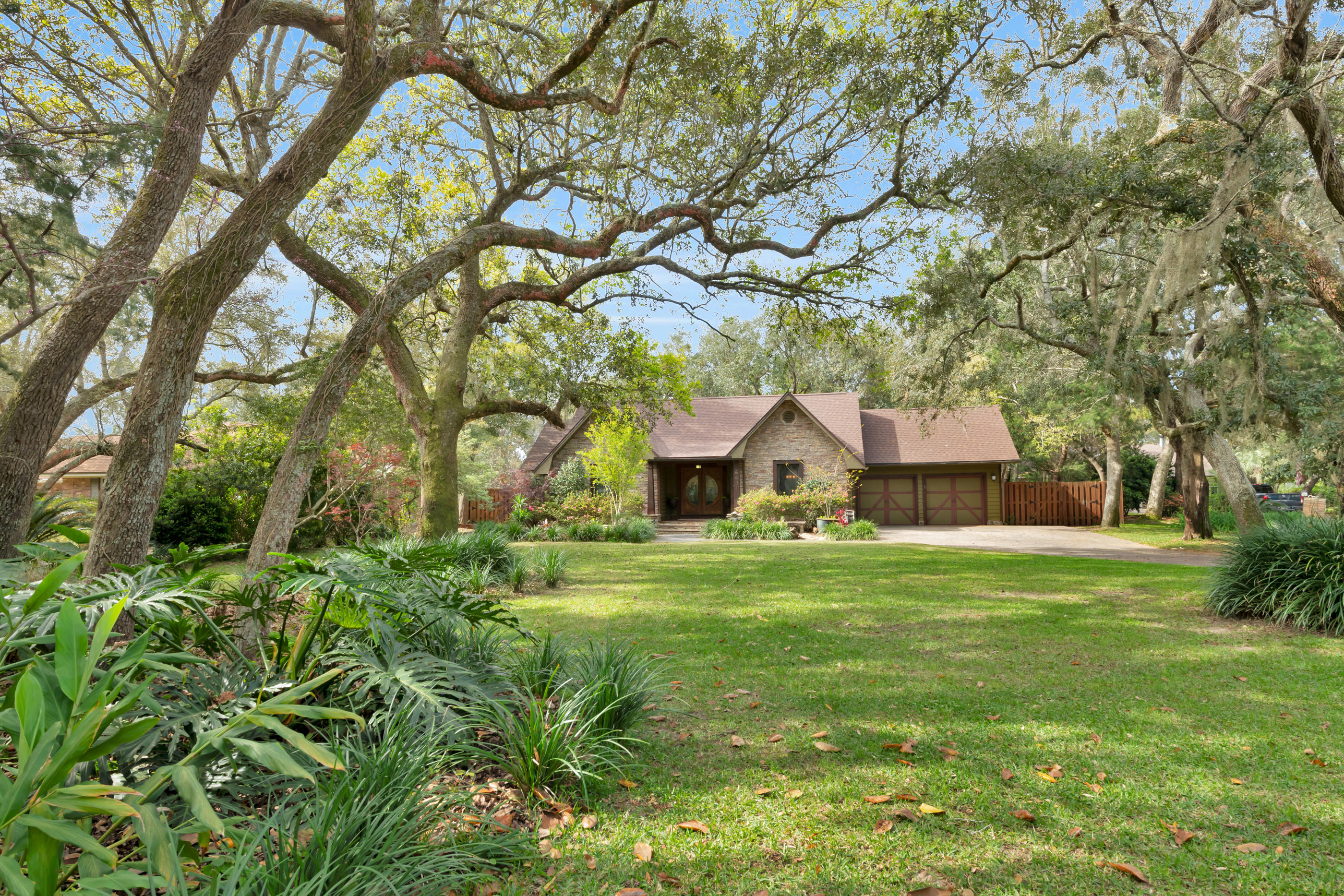 Robledal Estates - Residential