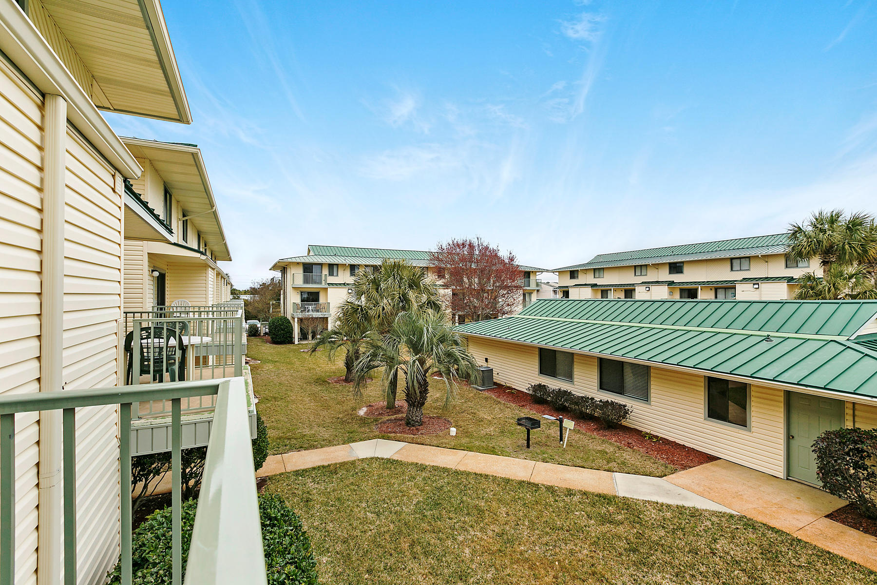 SANDPRINTS CONDO - Residential