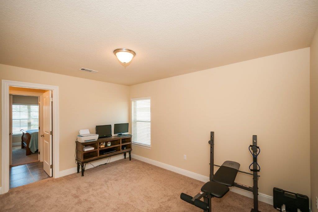 WHISPERING LAKE - Residential