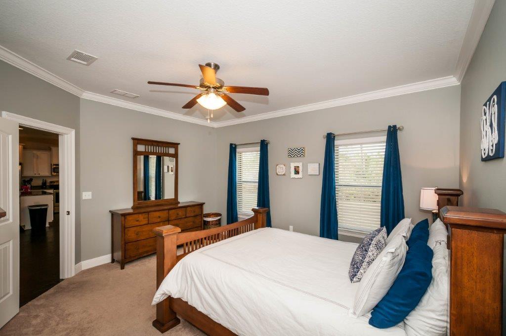 WHISPERING LAKE - Residential