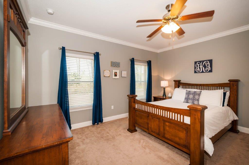 WHISPERING LAKE - Residential