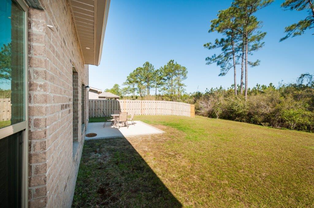 WHISPERING LAKE - Residential