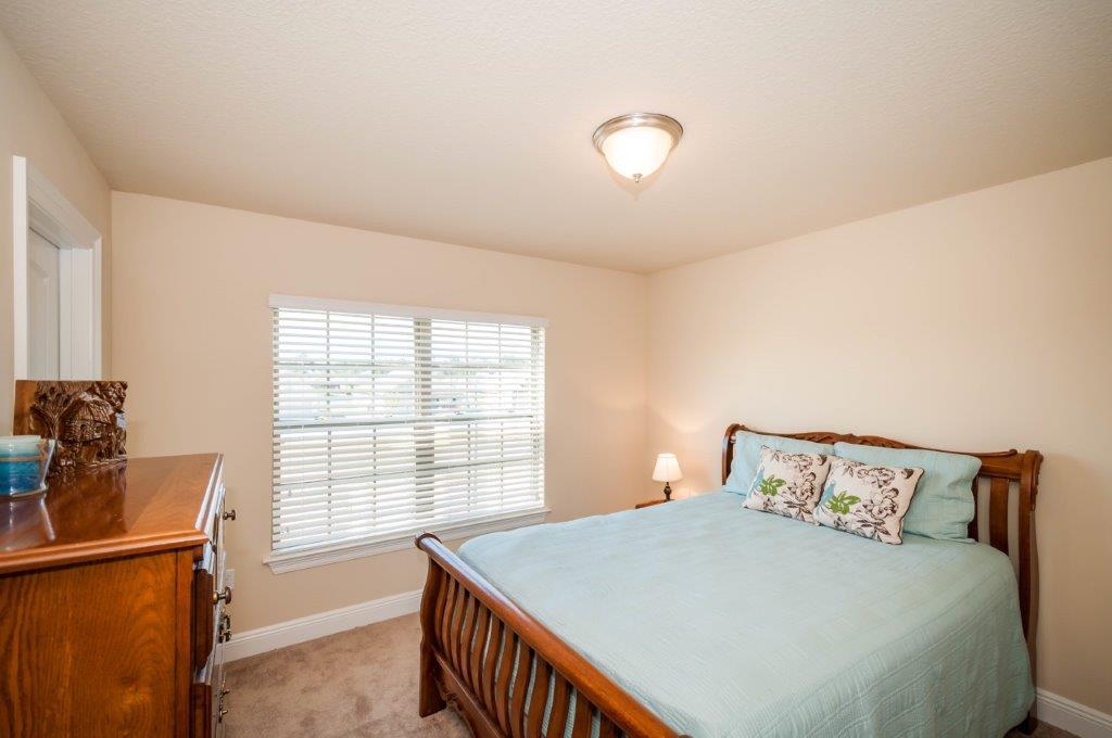 WHISPERING LAKE - Residential