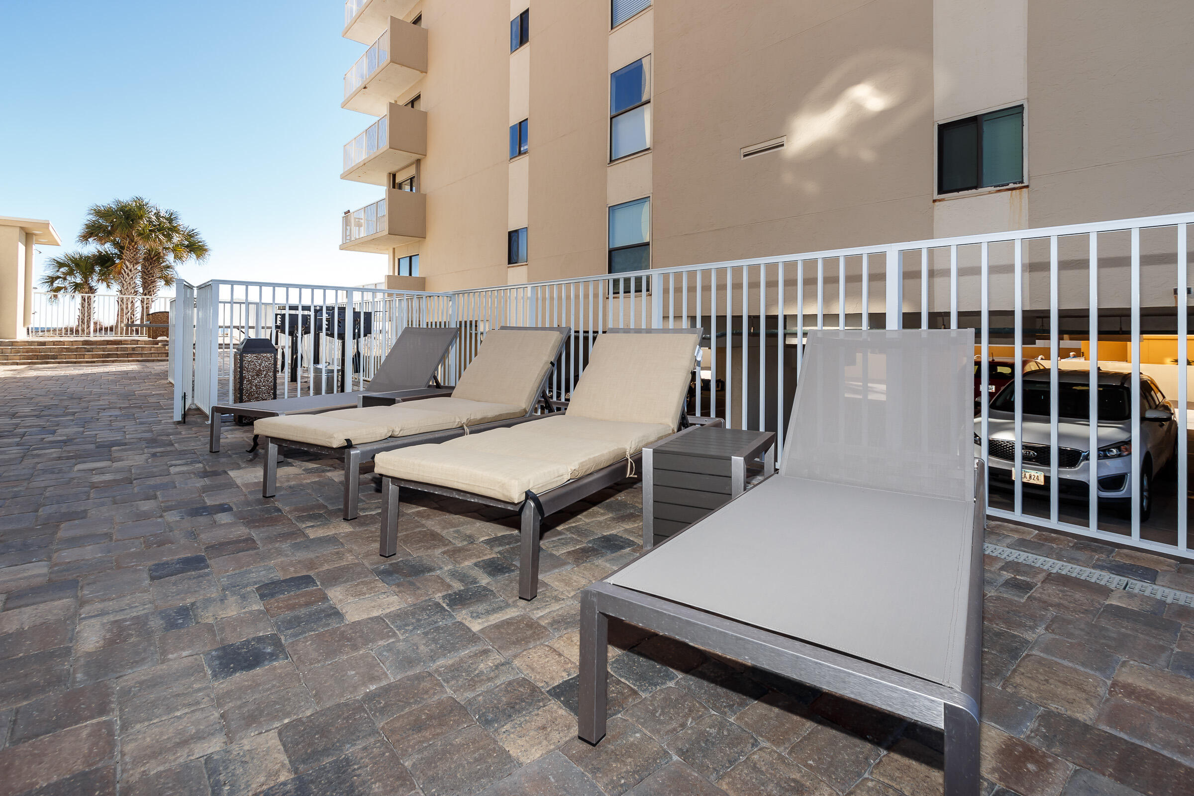 PALMS CONDO - Residential