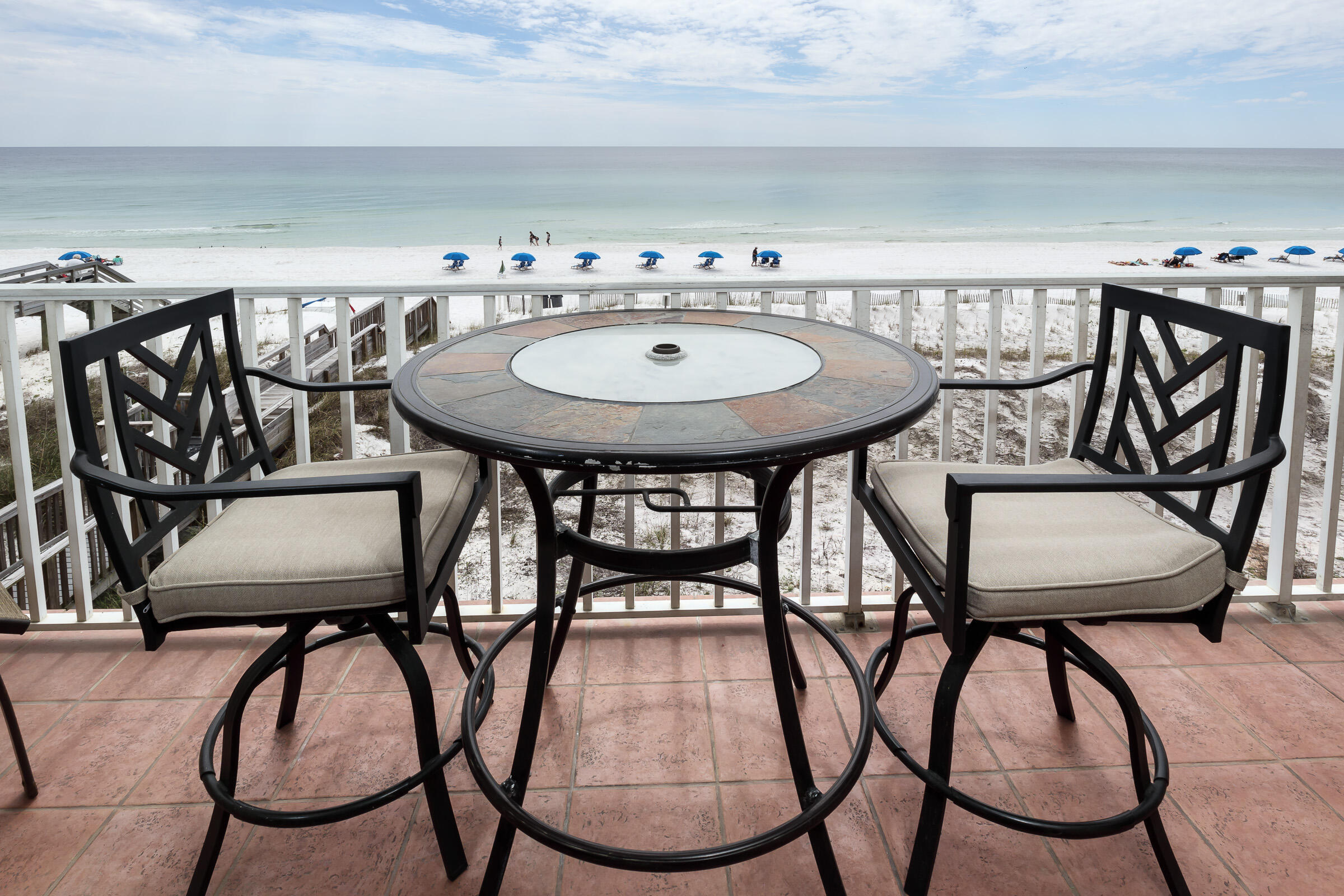 PALMS CONDO - Residential