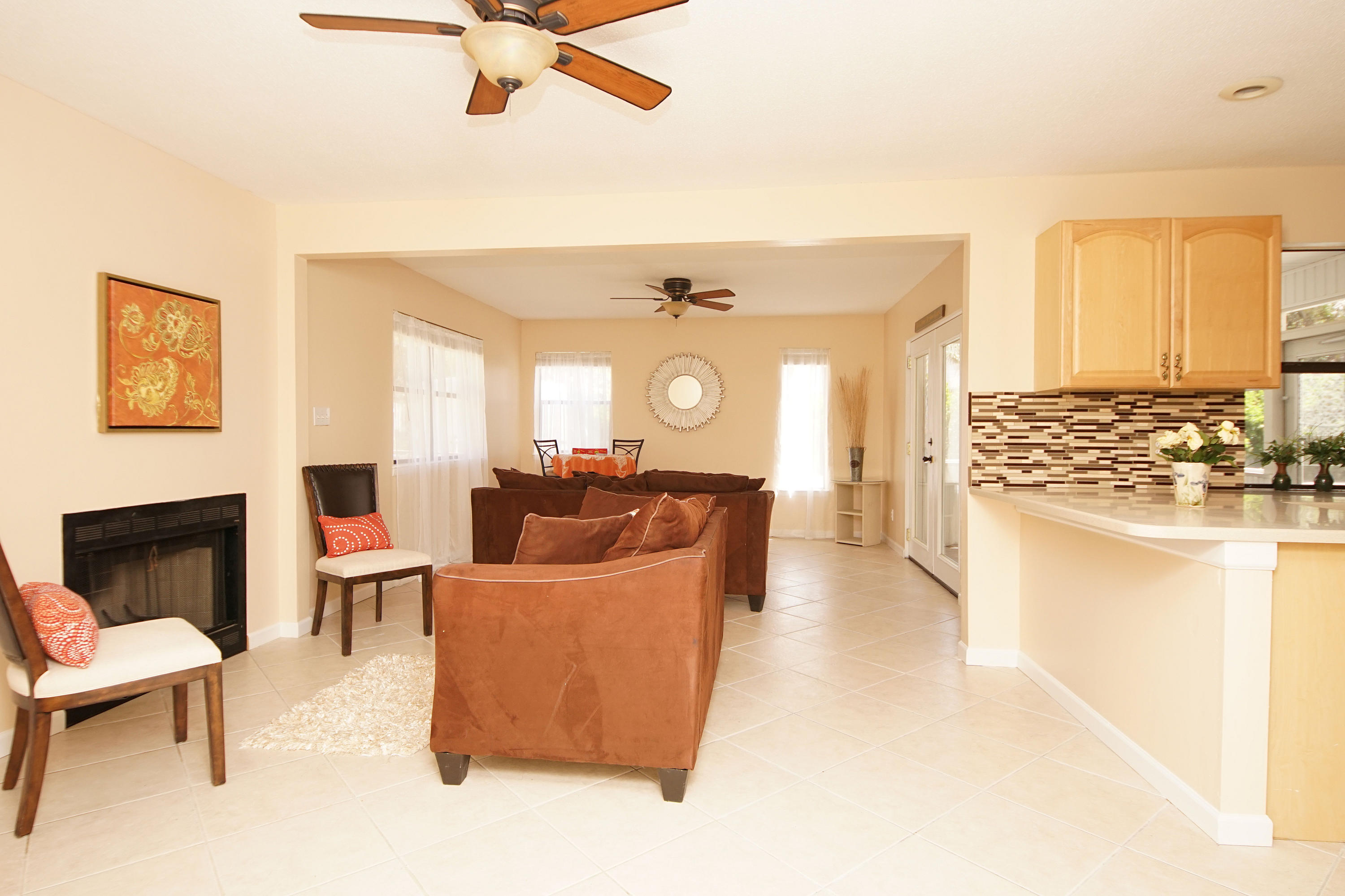 LAKESIDE VILLAGE - Residential