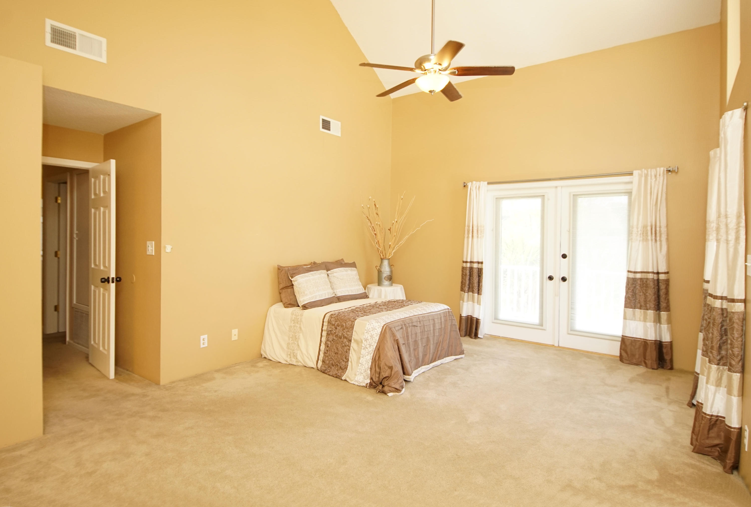 LAKESIDE VILLAGE - Residential