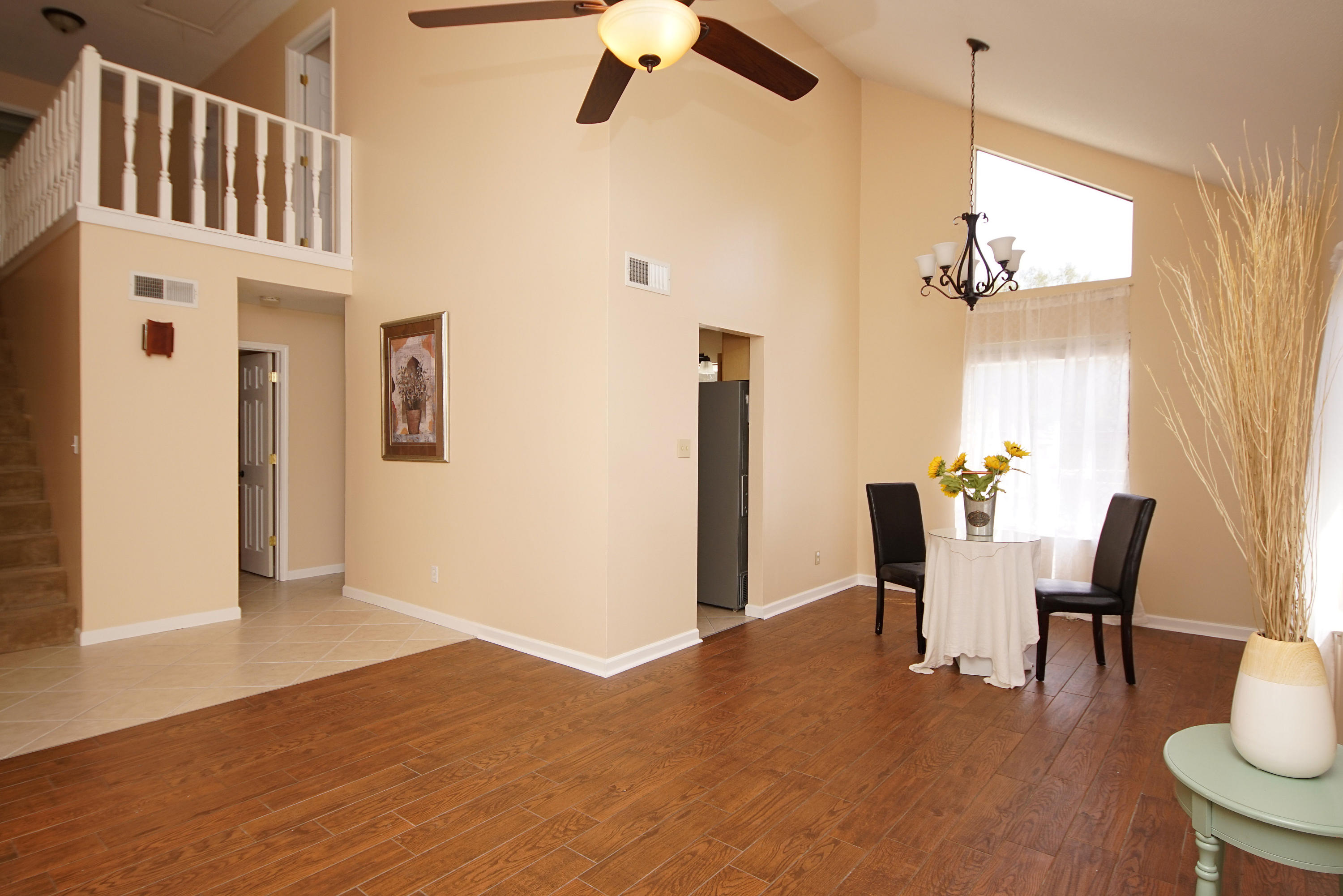 LAKESIDE VILLAGE - Residential