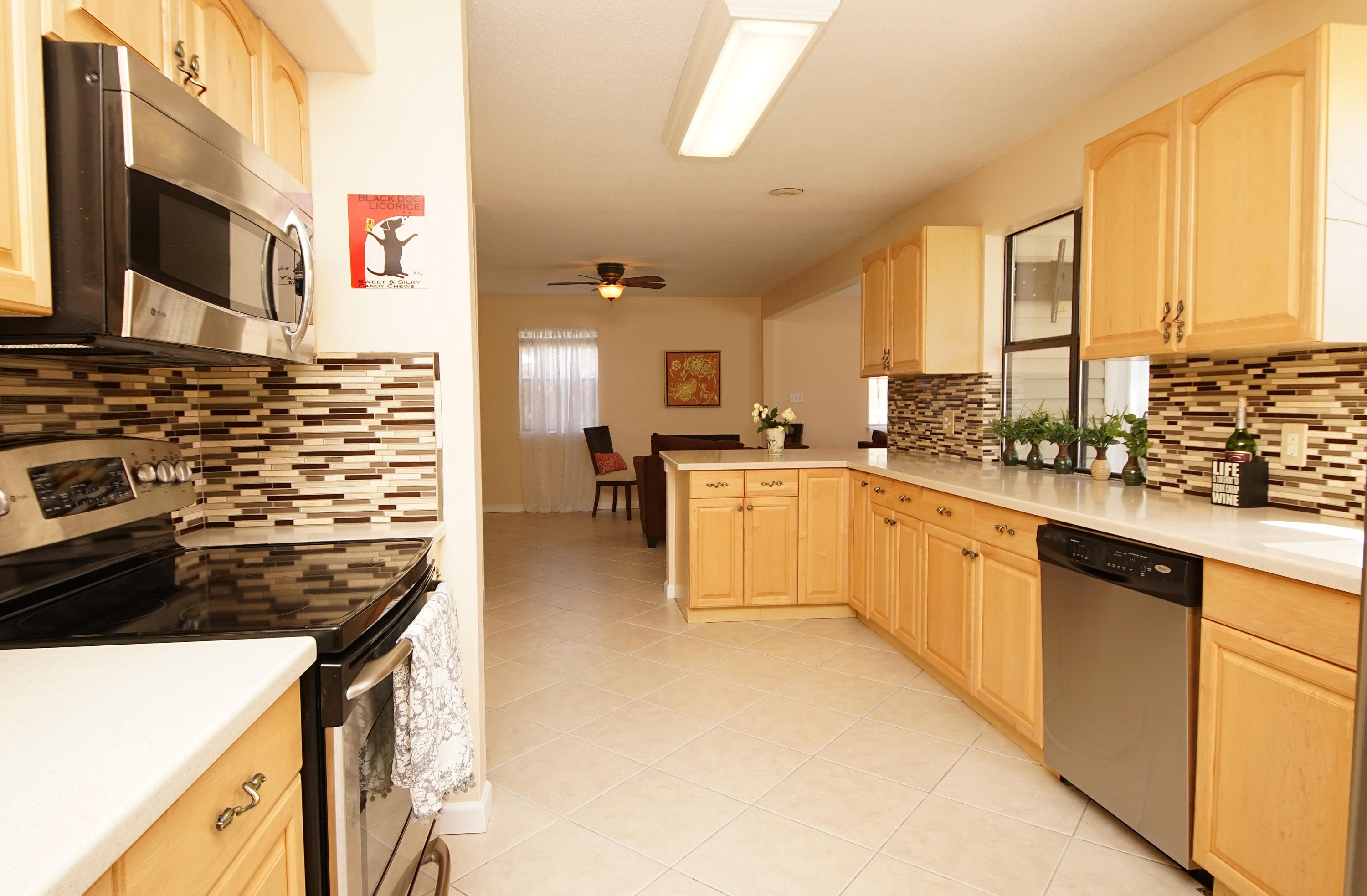 LAKESIDE VILLAGE - Residential