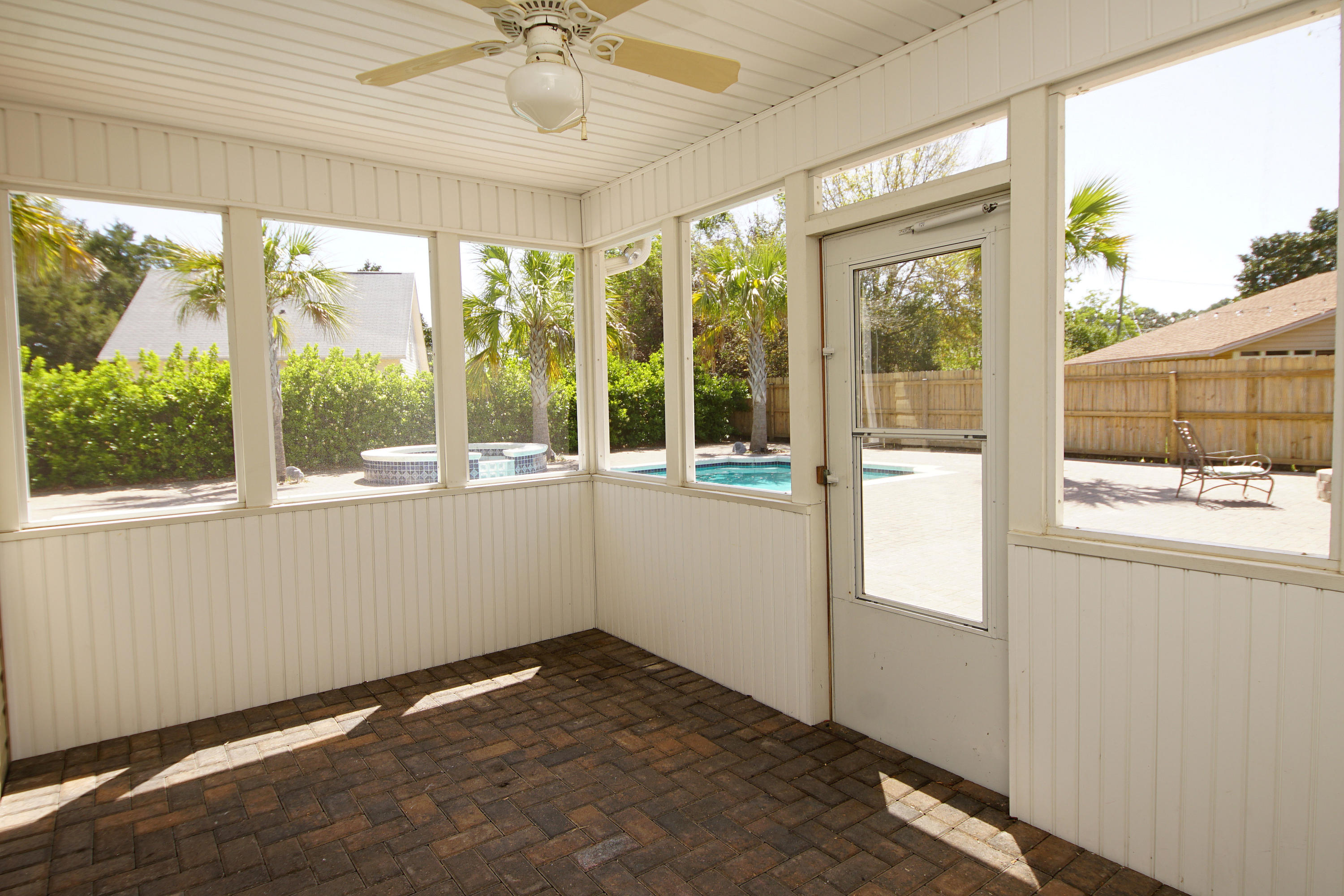 LAKESIDE VILLAGE - Residential