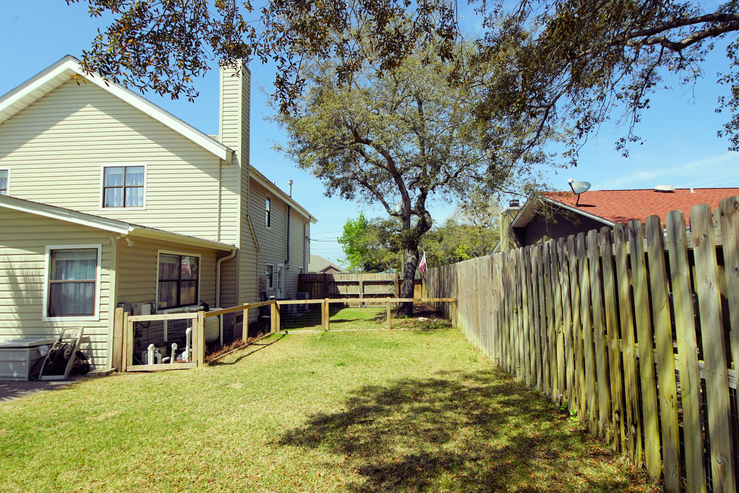 LAKESIDE VILLAGE - Residential