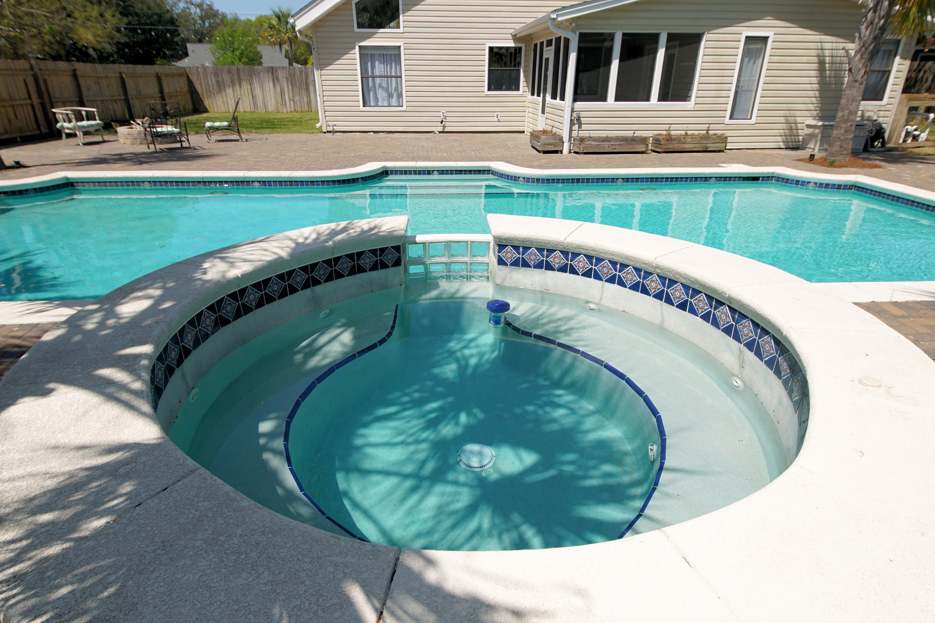 LAKESIDE VILLAGE - Residential