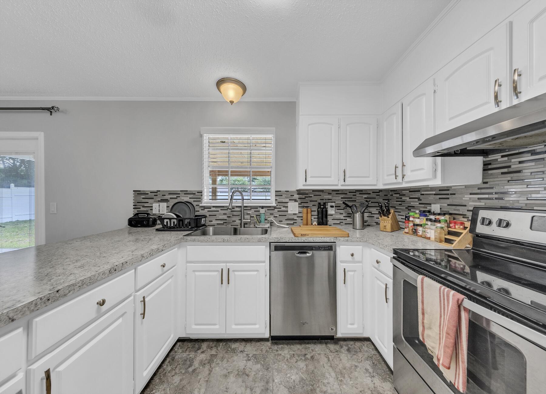 FIELD S/D 2ND ADDN - Residential Lease