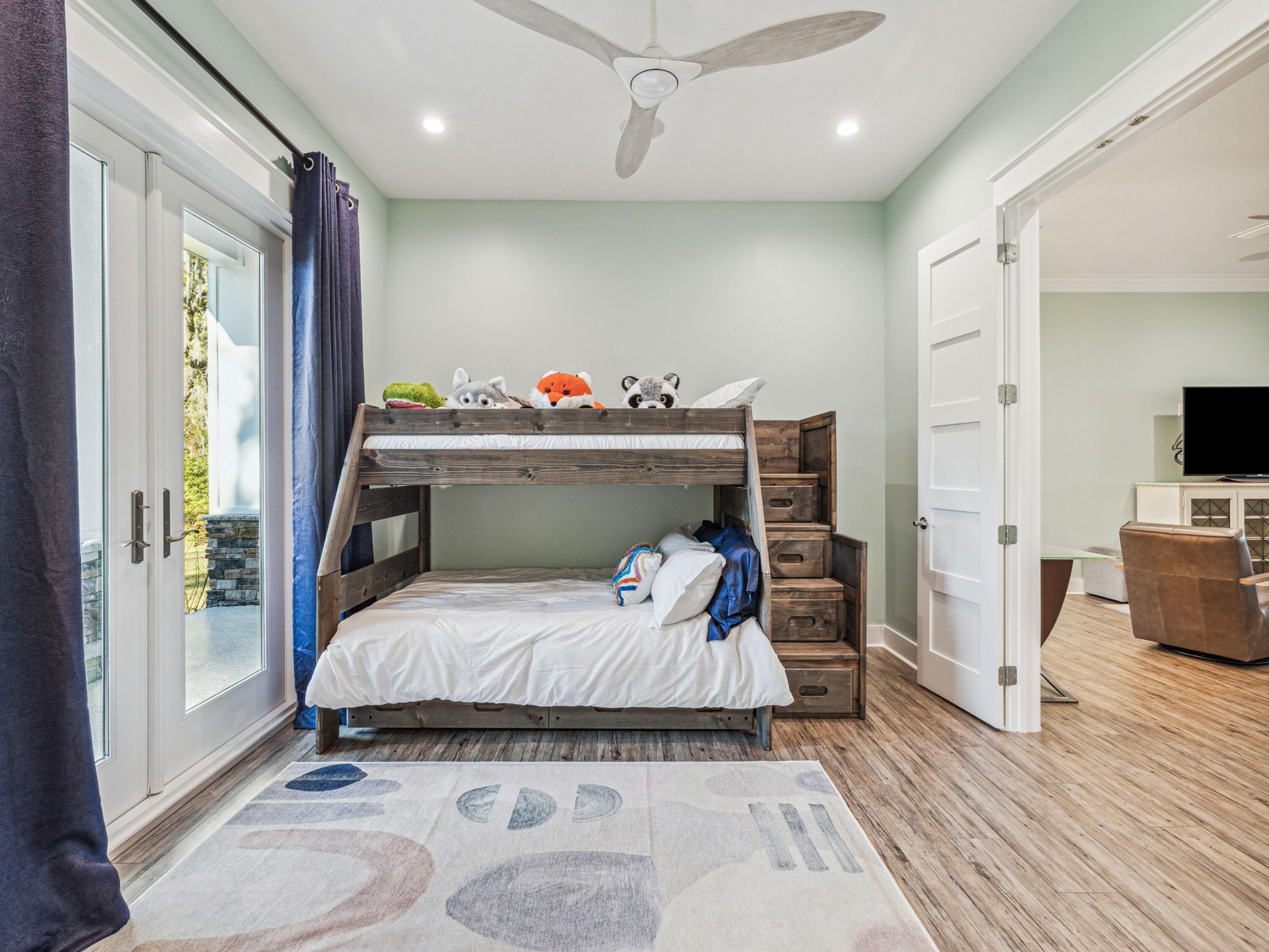 BAY GROVE - Residential