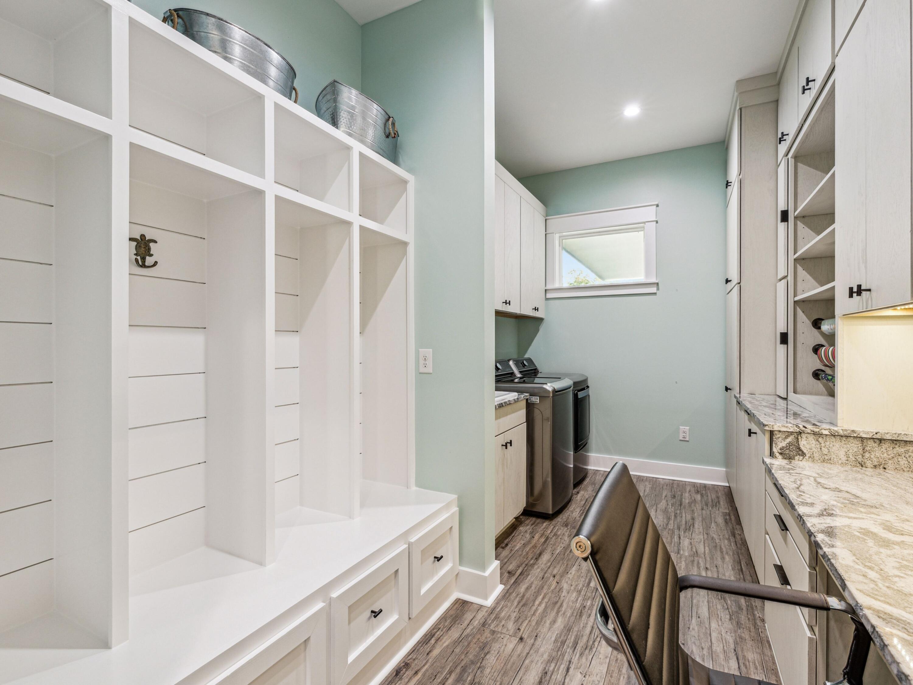BAY GROVE - Residential