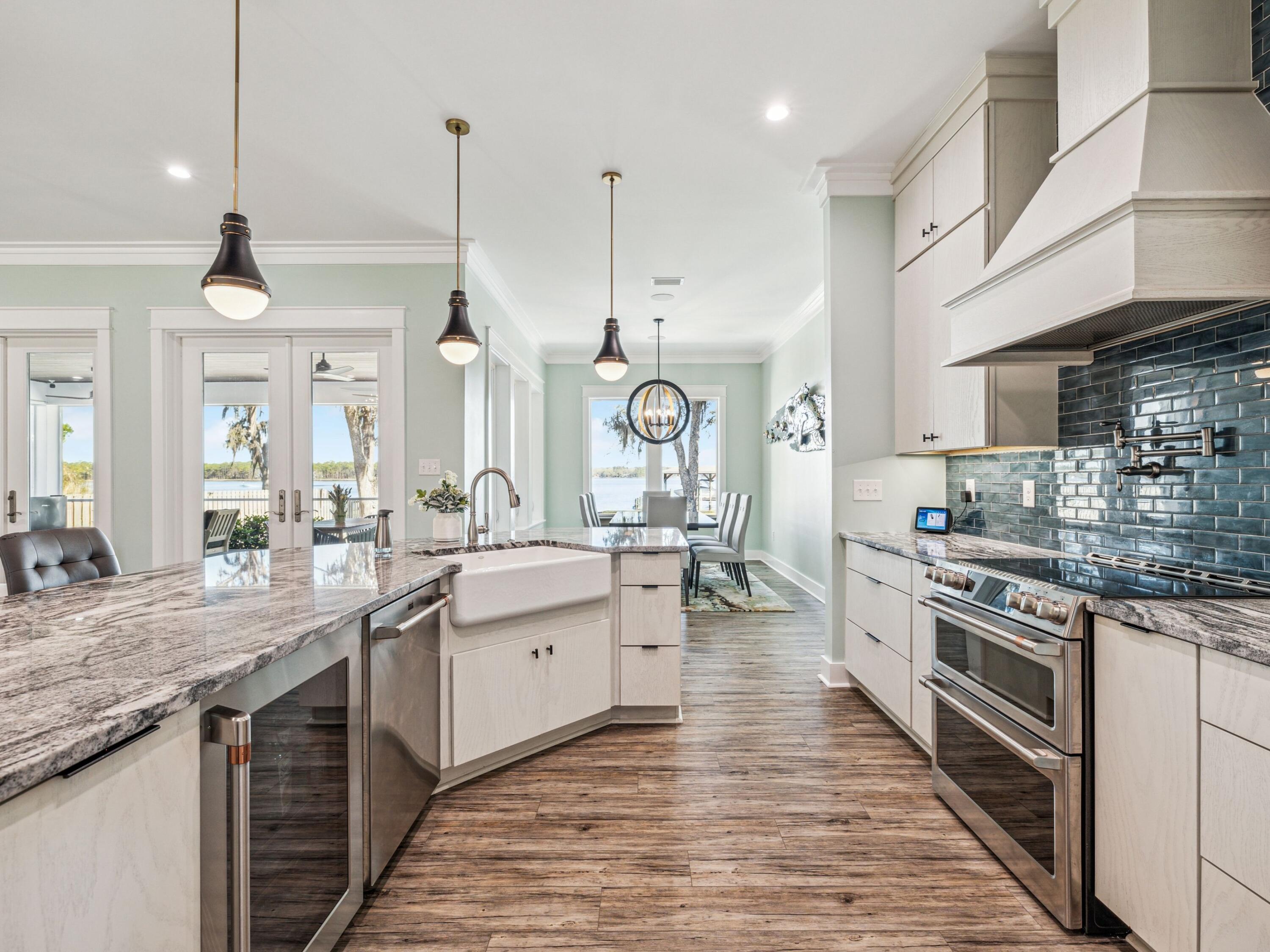BAY GROVE - Residential