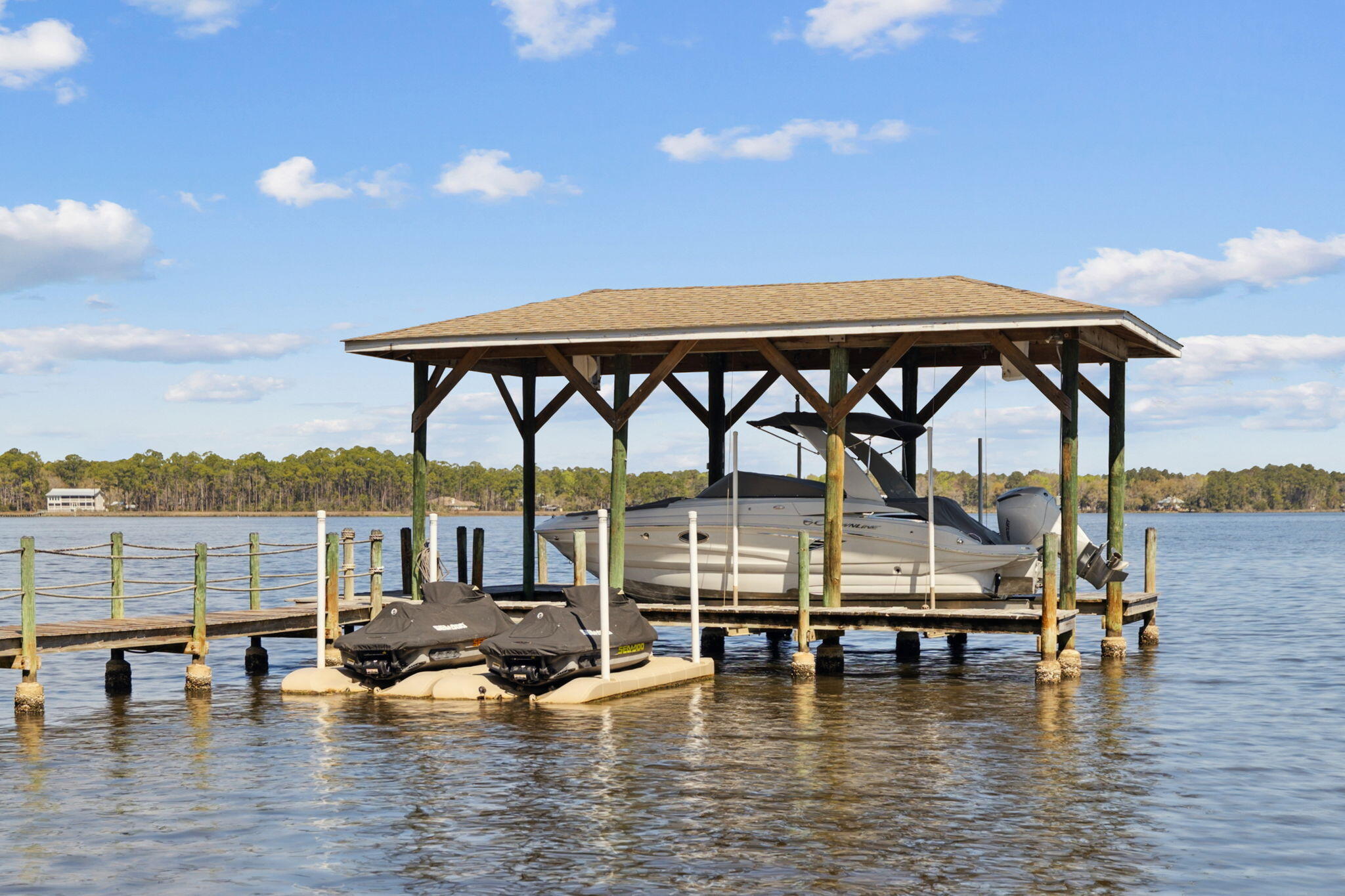BAY GROVE - Residential