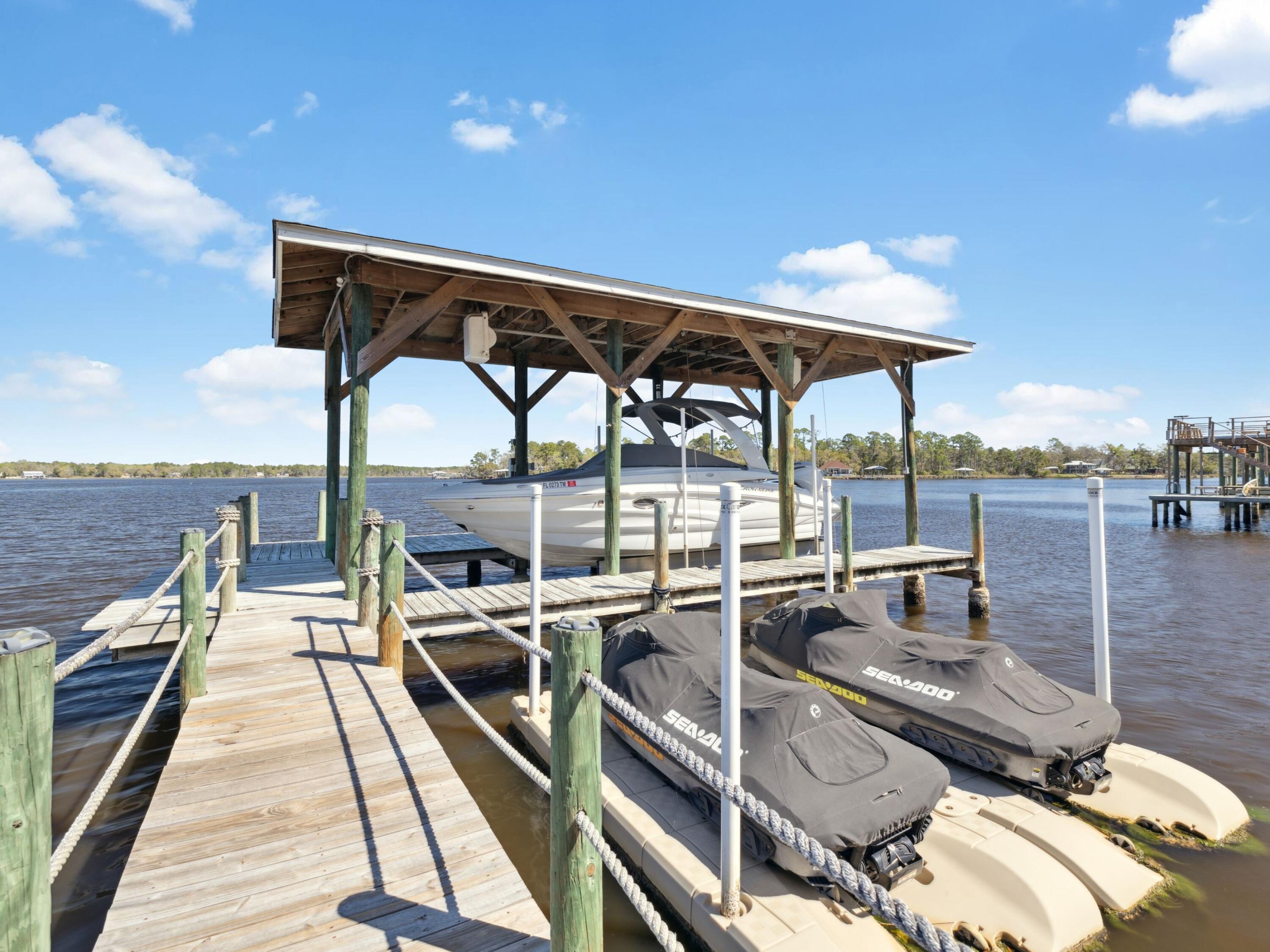 BAY GROVE - Residential