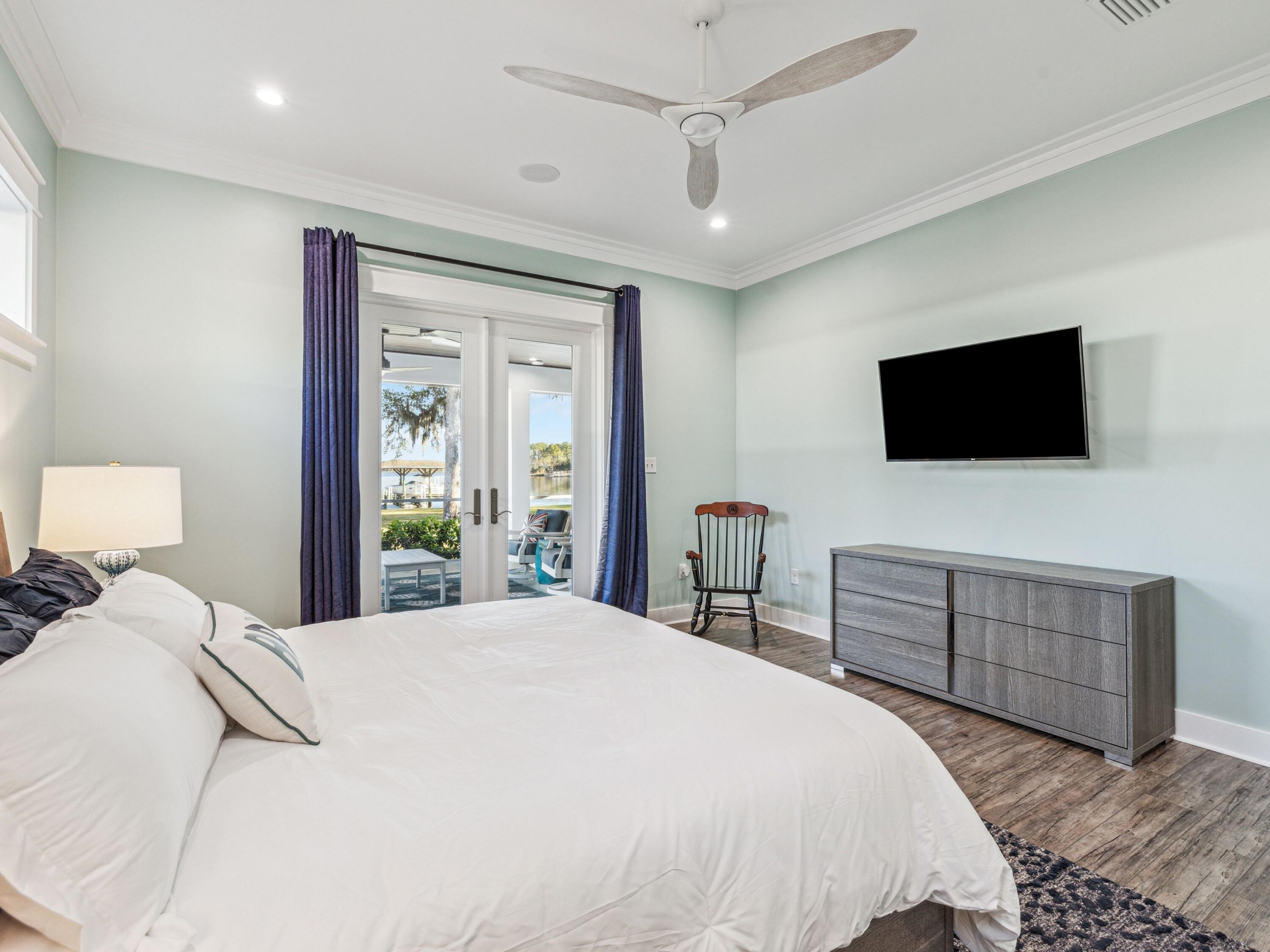 BAY GROVE - Residential