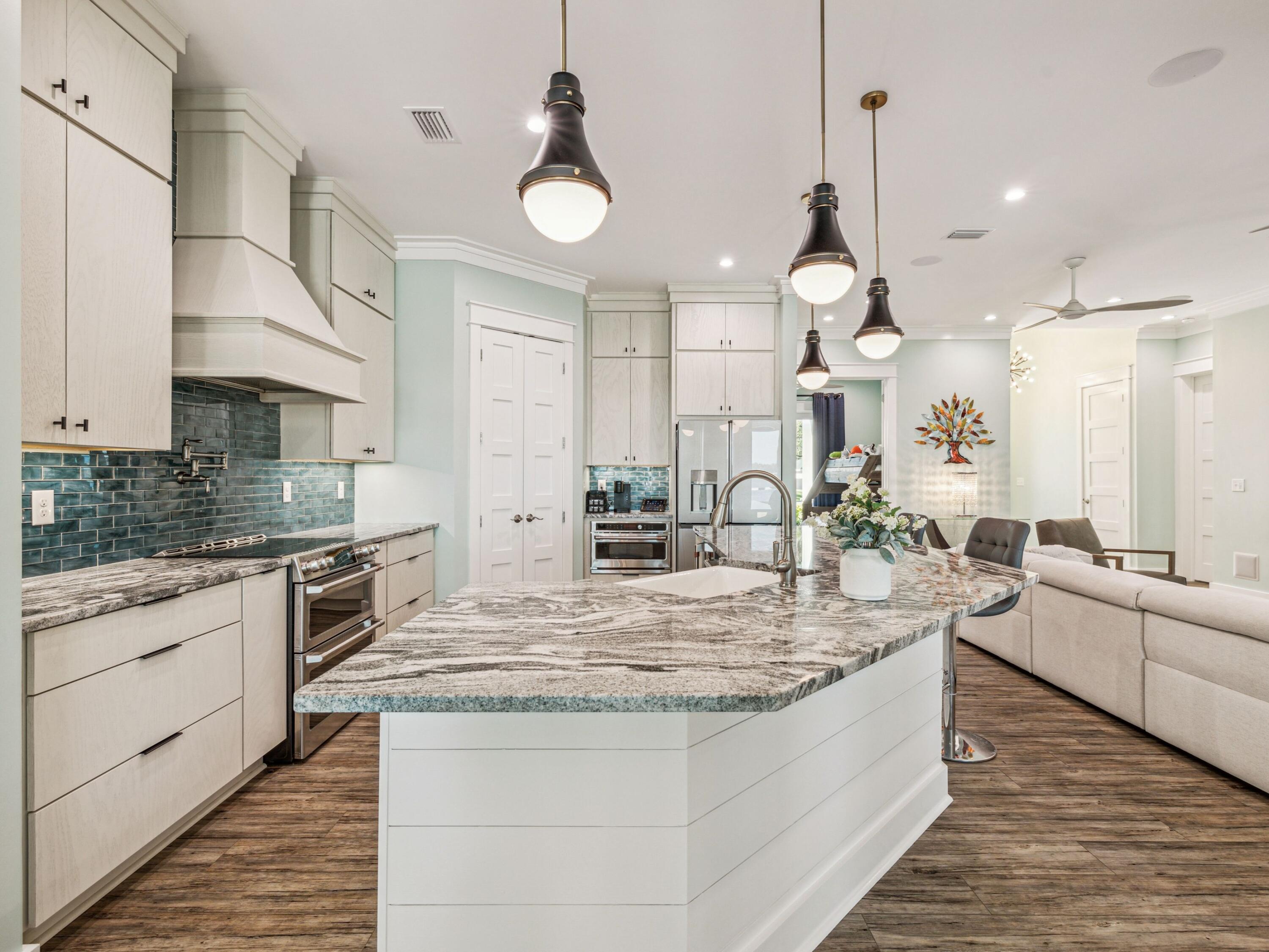 BAY GROVE - Residential