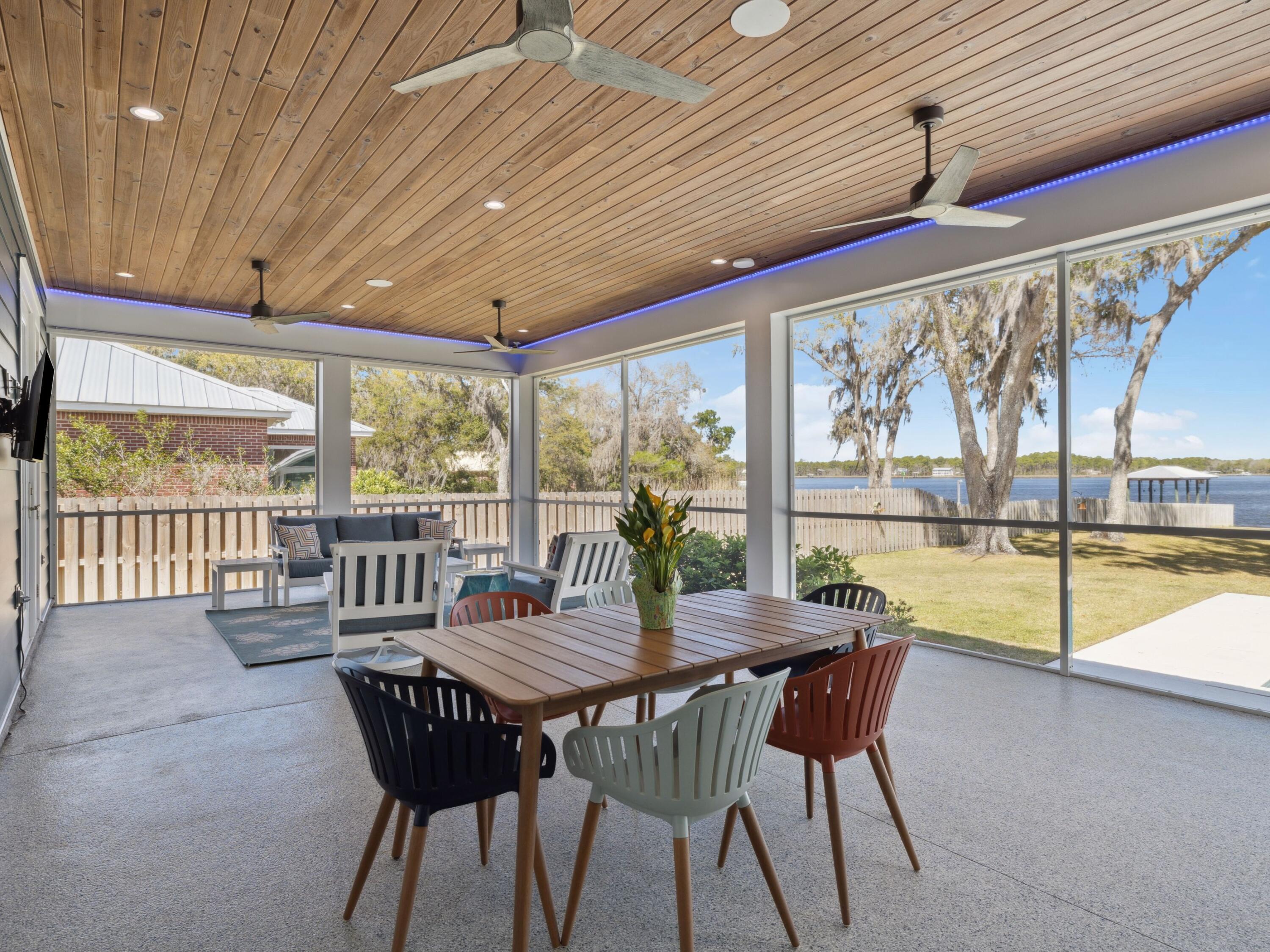 BAY GROVE - Residential