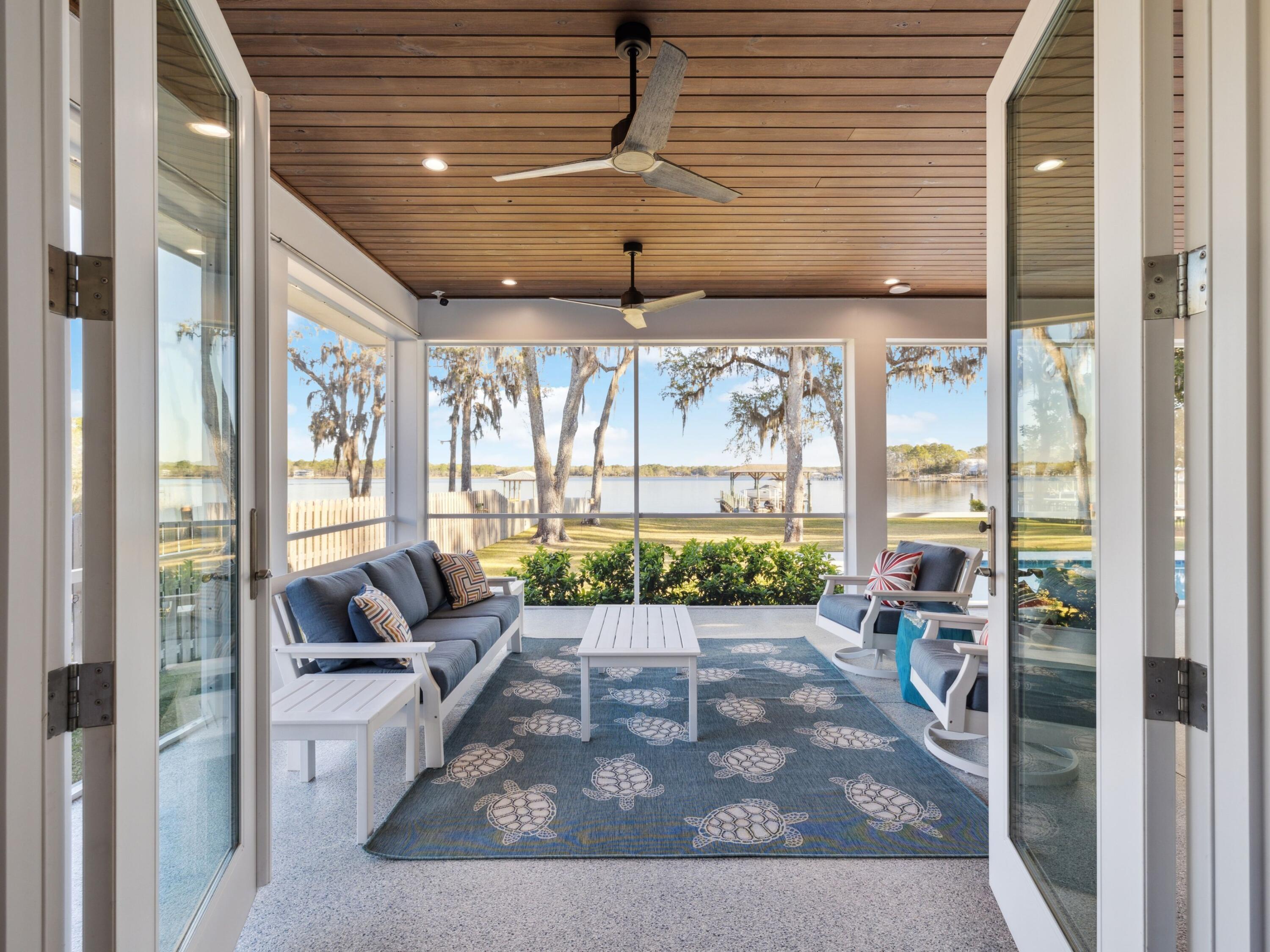 BAY GROVE - Residential