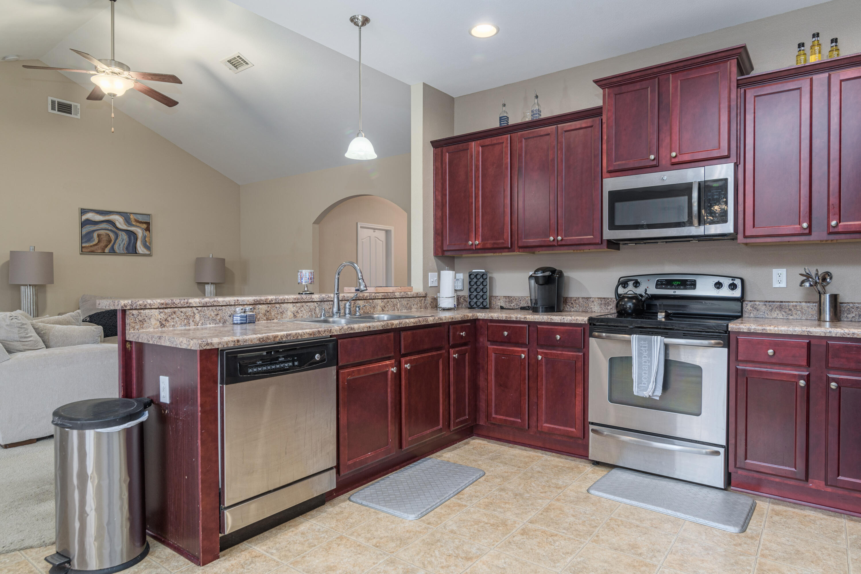 ROLLING RIDGE - Residential