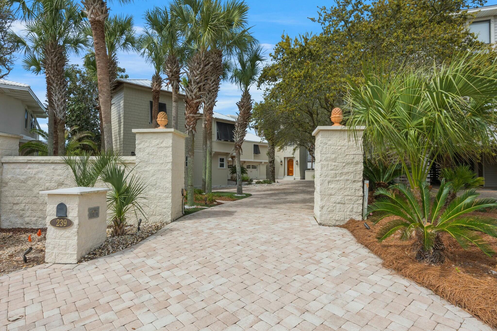 239 Pelican Circle