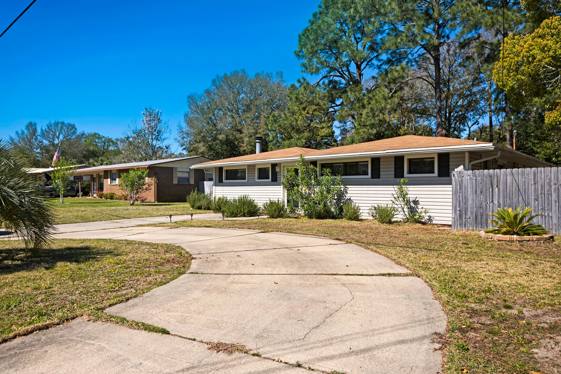 ELLIOTTS POINT 10TH ADDN - Residential