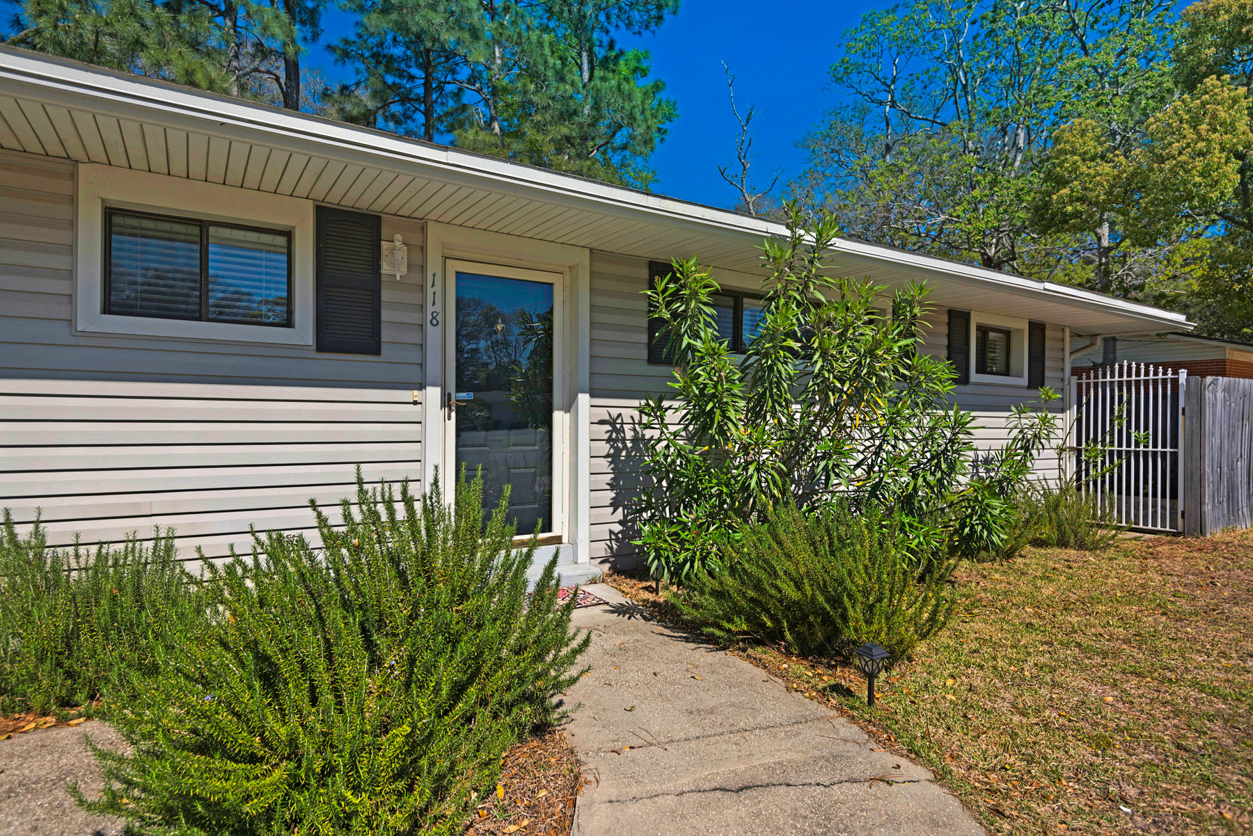 ELLIOTTS POINT 10TH ADDN - Residential