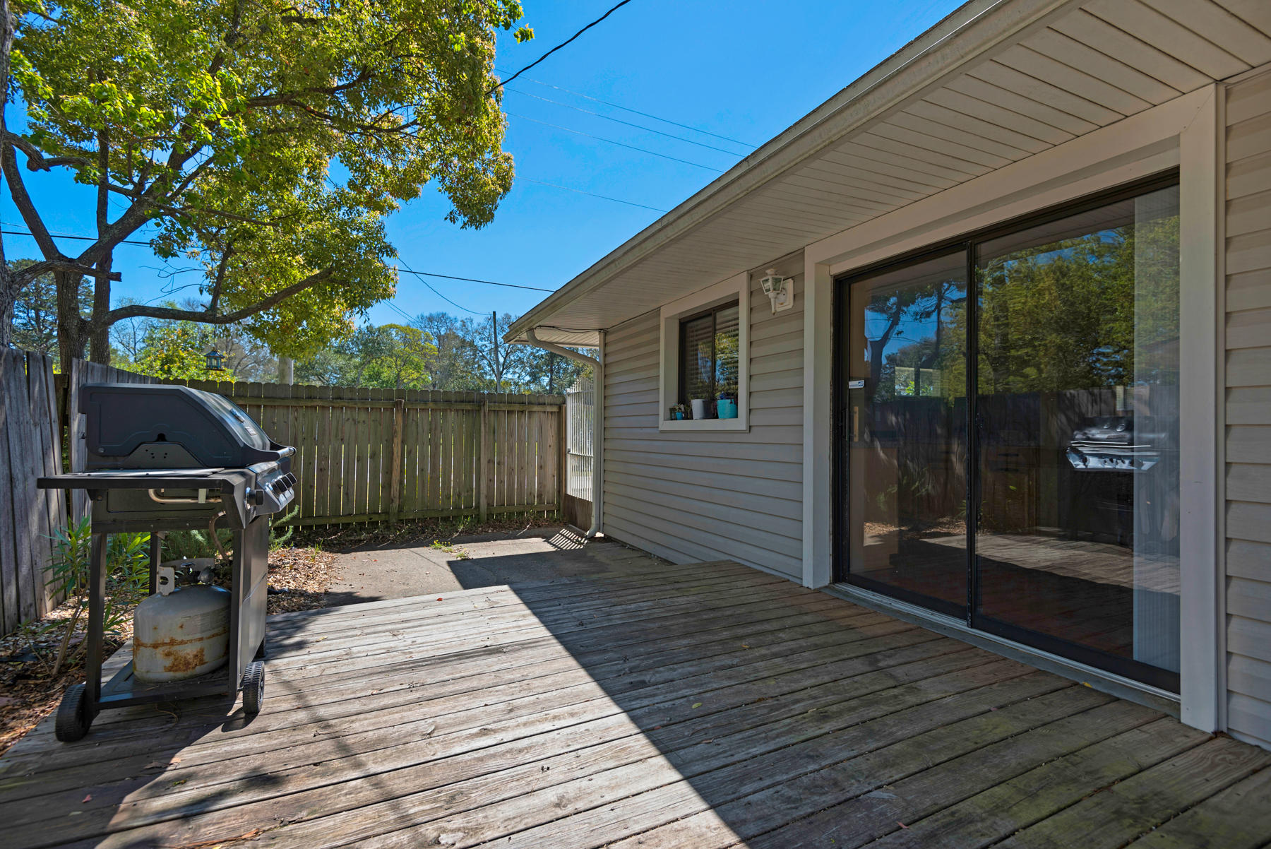 ELLIOTTS POINT 10TH ADDN - Residential