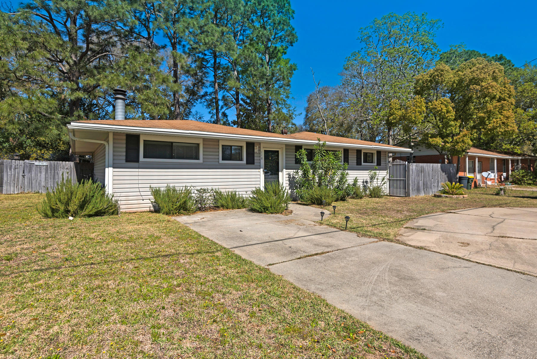 ELLIOTTS POINT 10TH ADDN - Residential