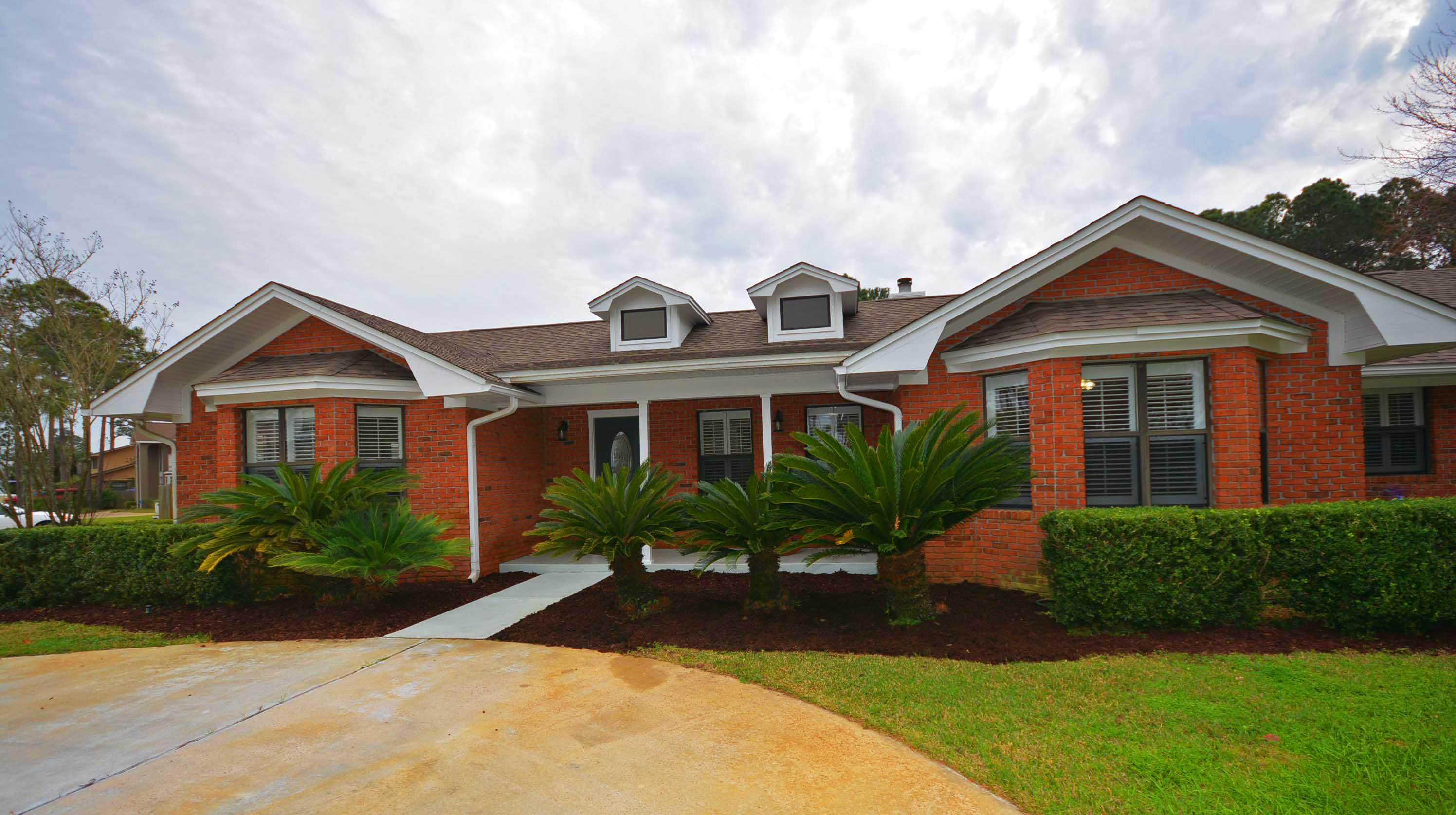 COLONY CLUB HARBOUR PH 2 - Residential