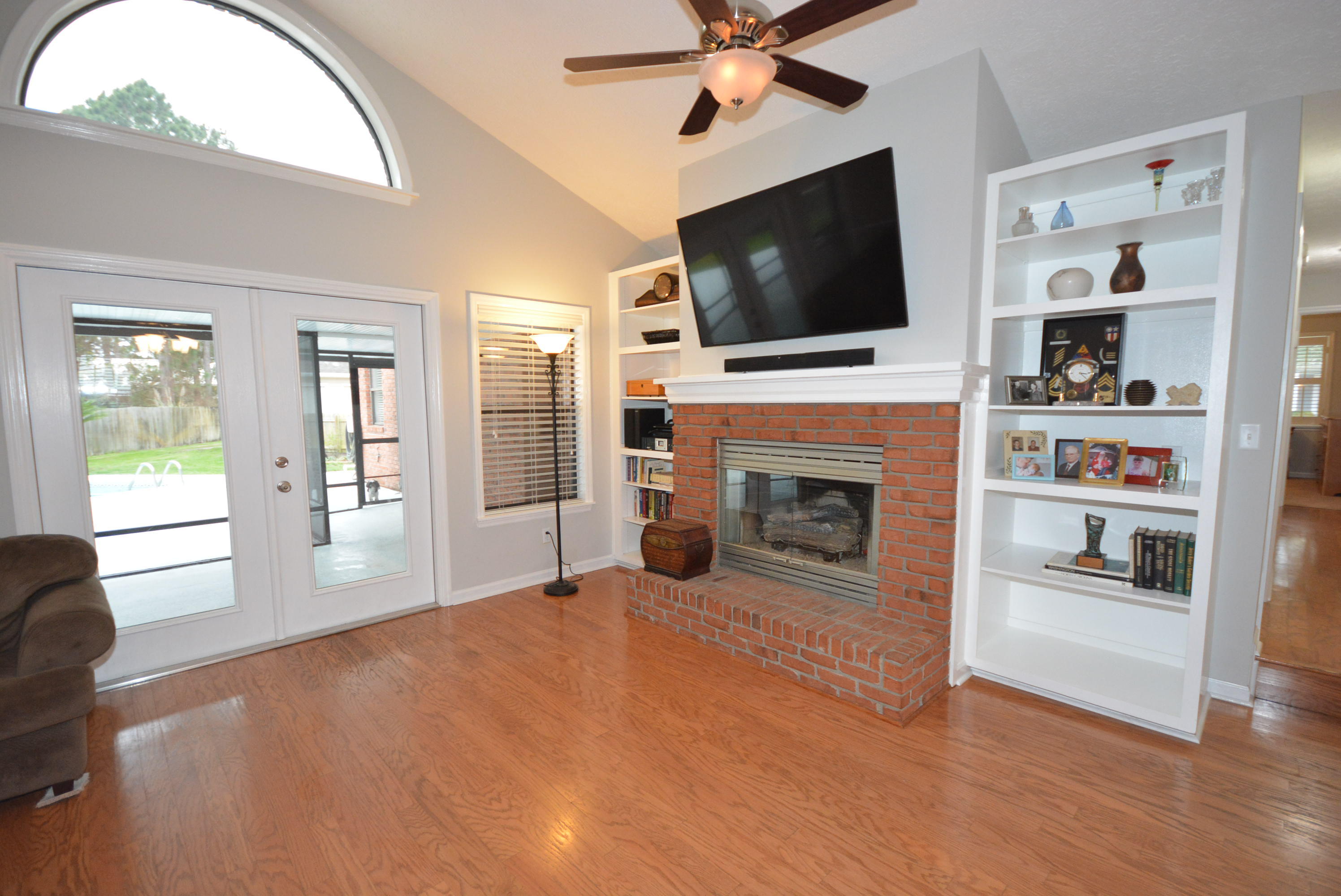COLONY CLUB HARBOUR PH 2 - Residential