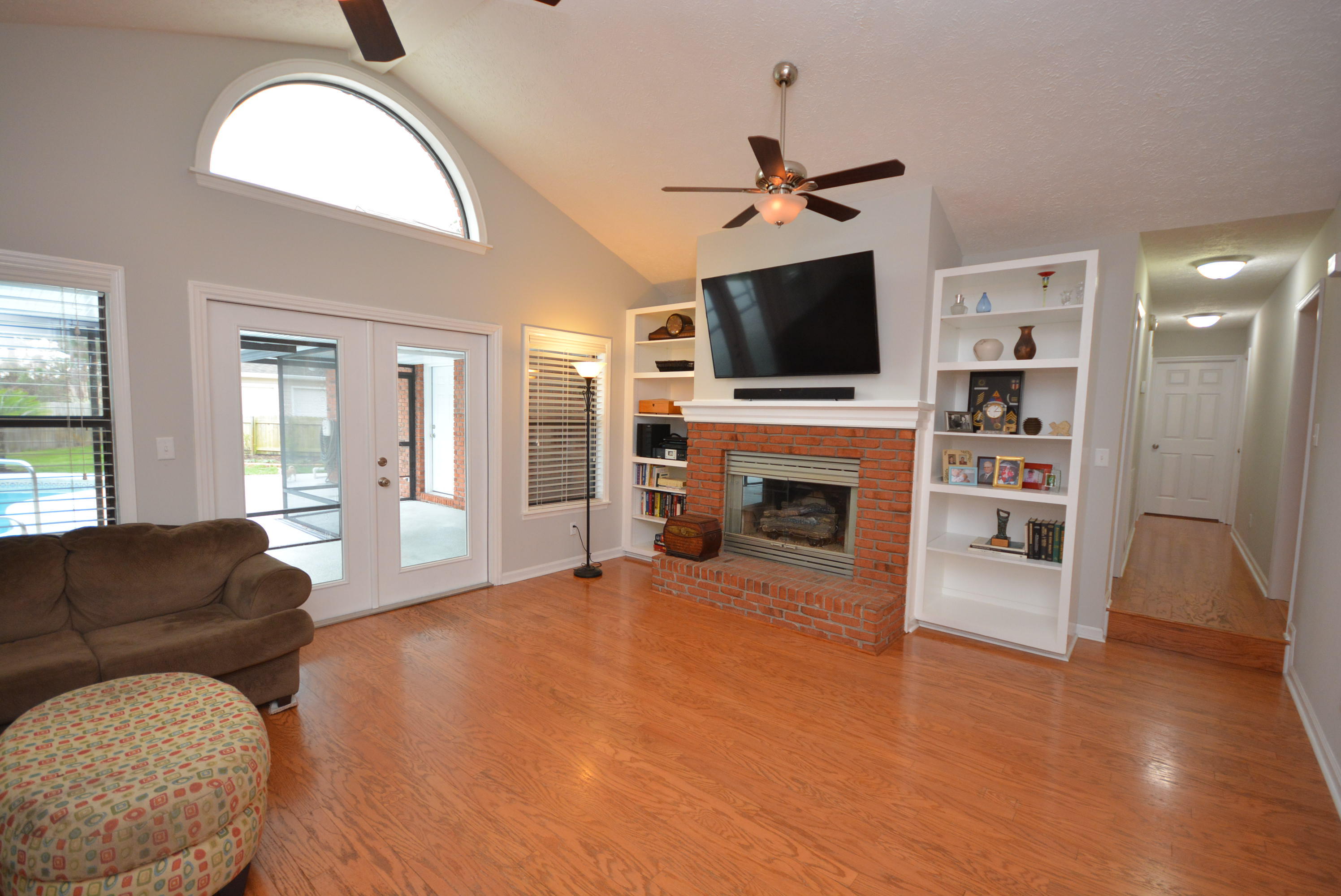 COLONY CLUB HARBOUR PH 2 - Residential
