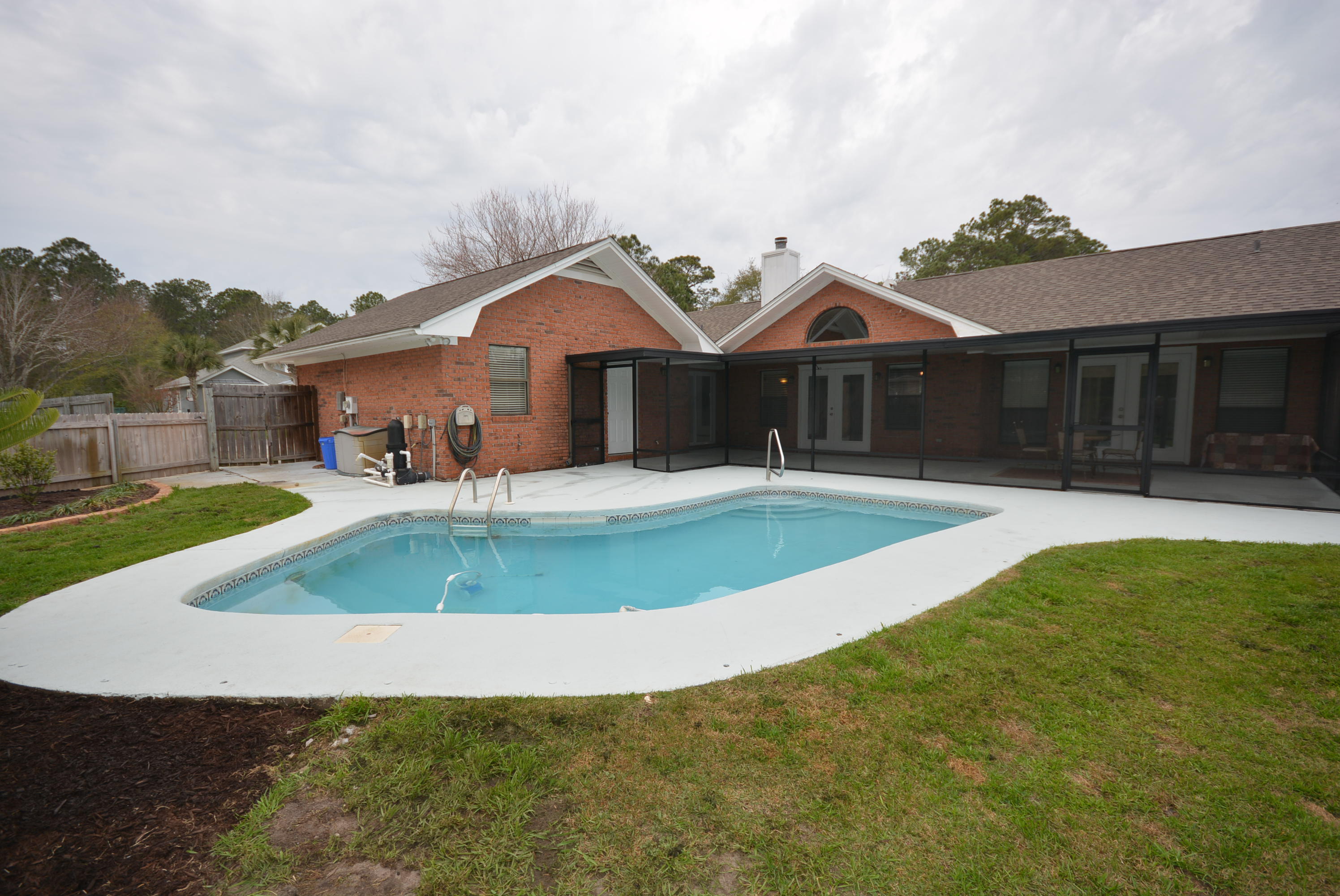COLONY CLUB HARBOUR PH 2 - Residential