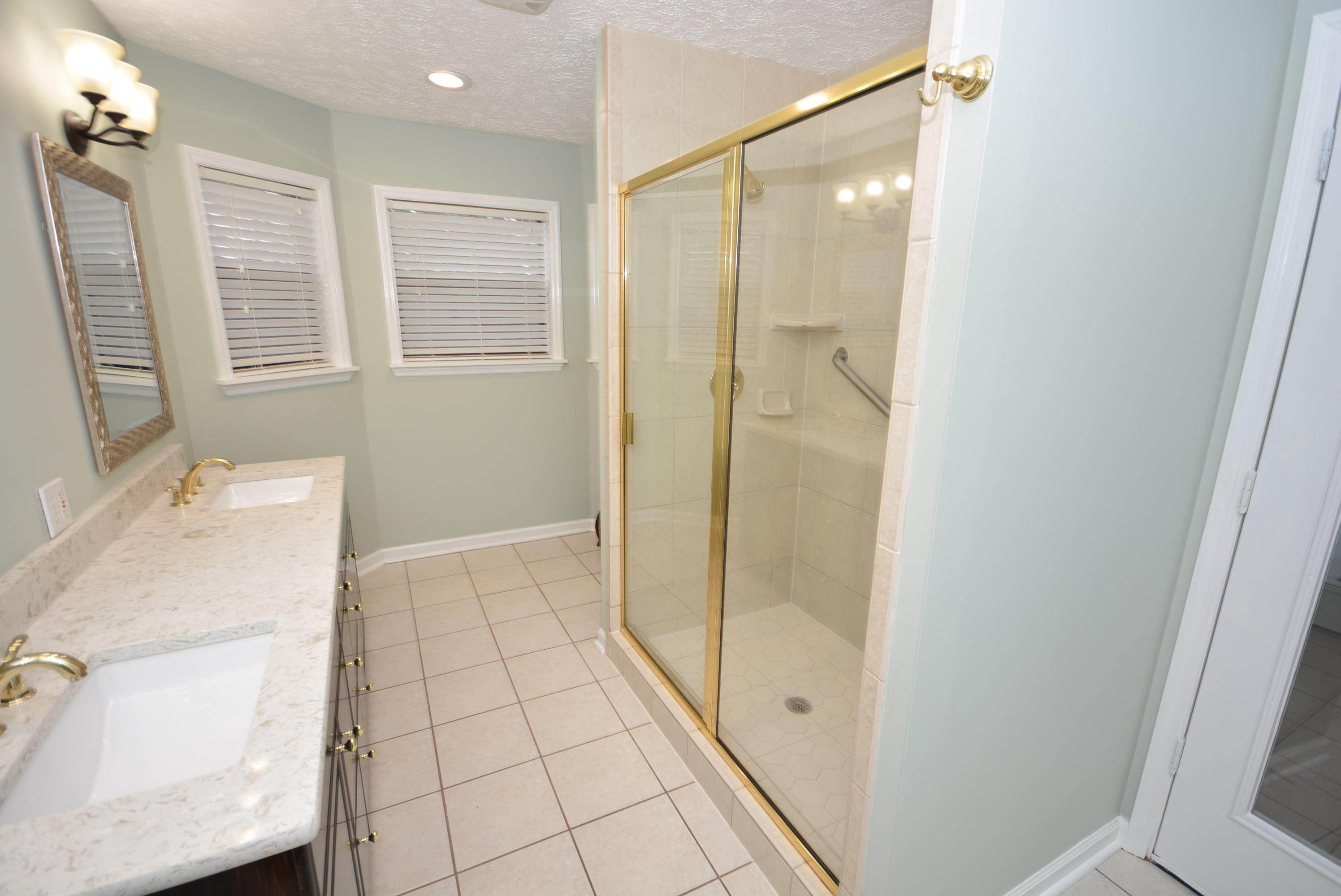 COLONY CLUB HARBOUR PH 2 - Residential
