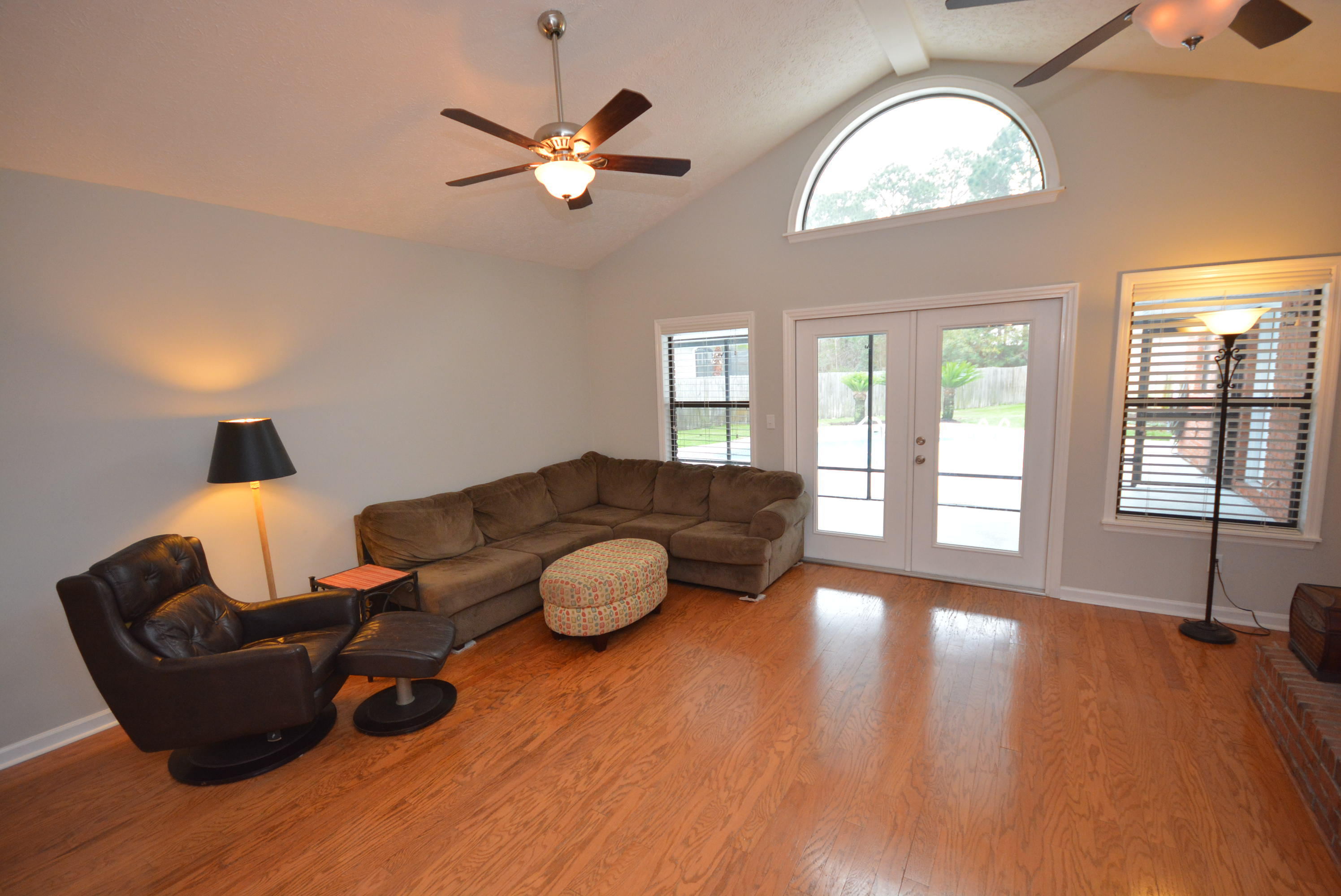 COLONY CLUB HARBOUR PH 2 - Residential