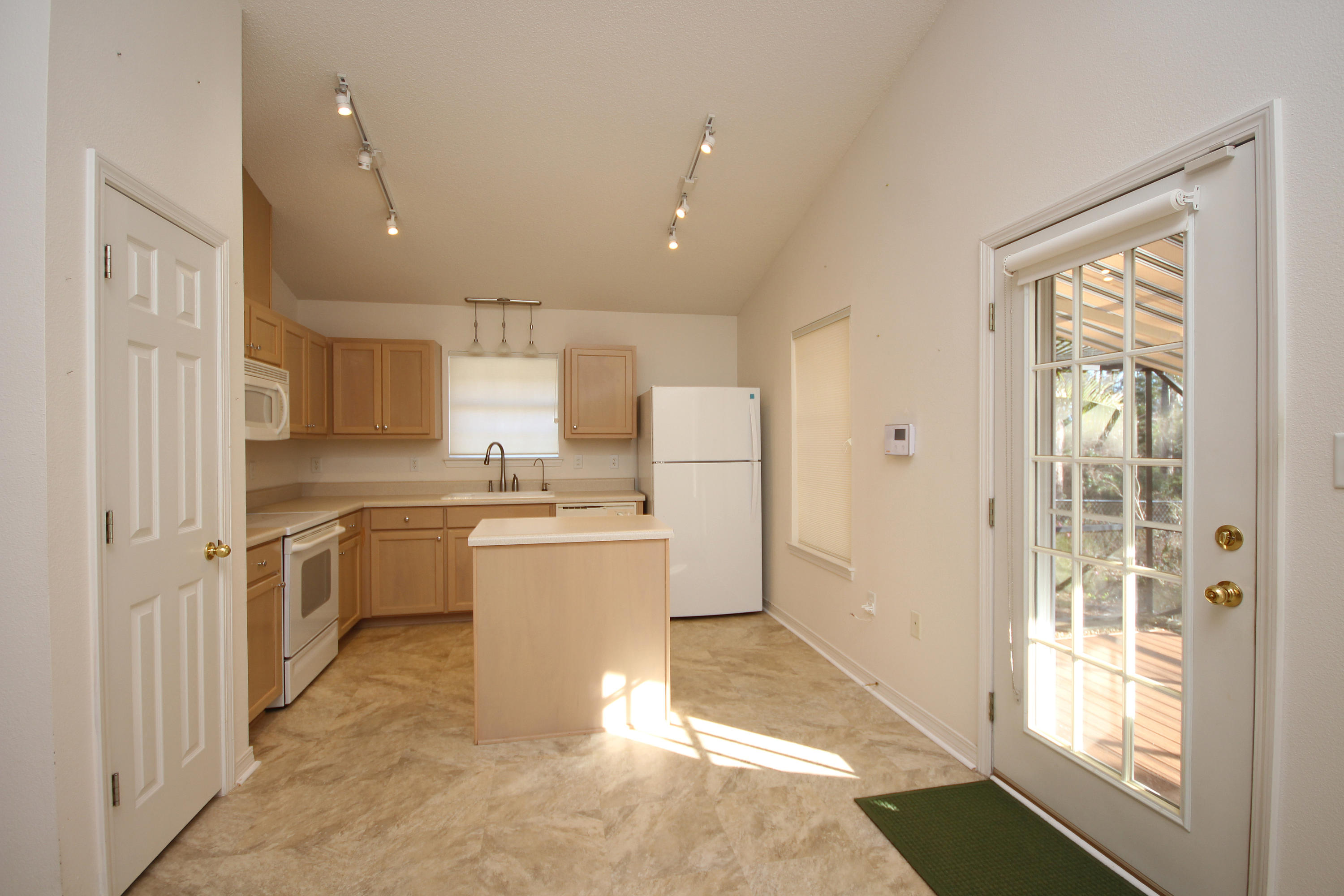 MARSH HARBOR - Residential