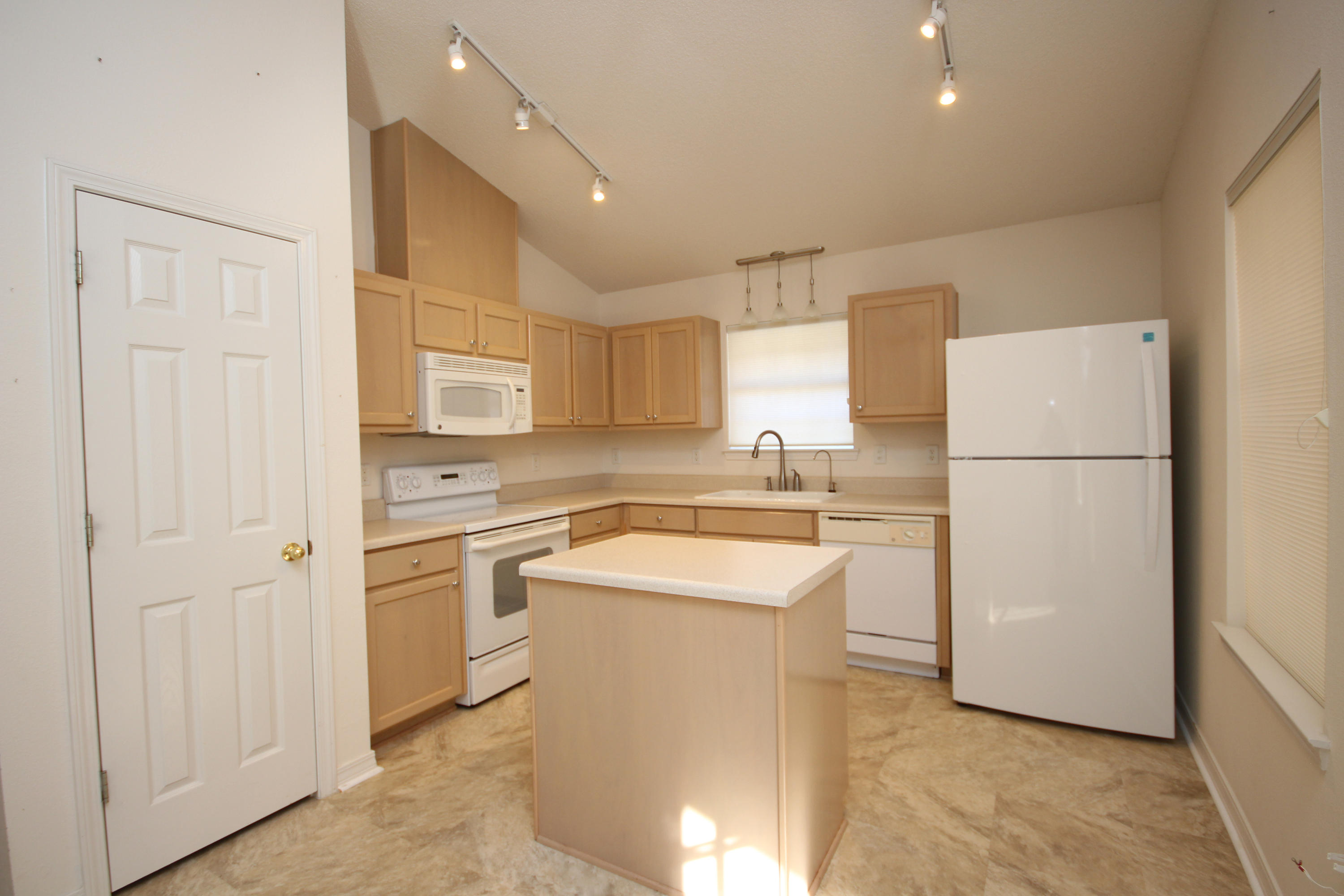 MARSH HARBOR - Residential