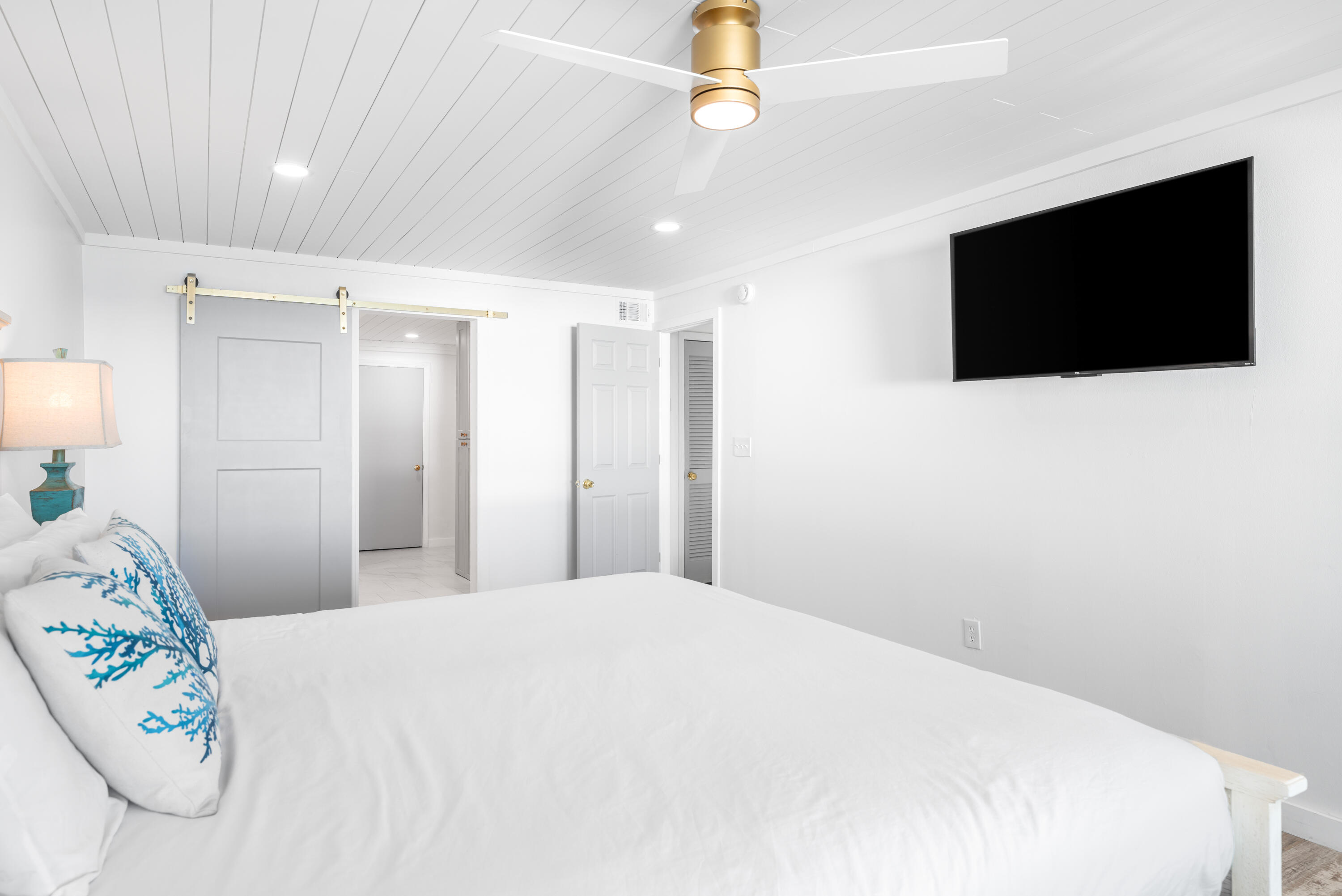 SHORES TOWNHOUSES - Residential