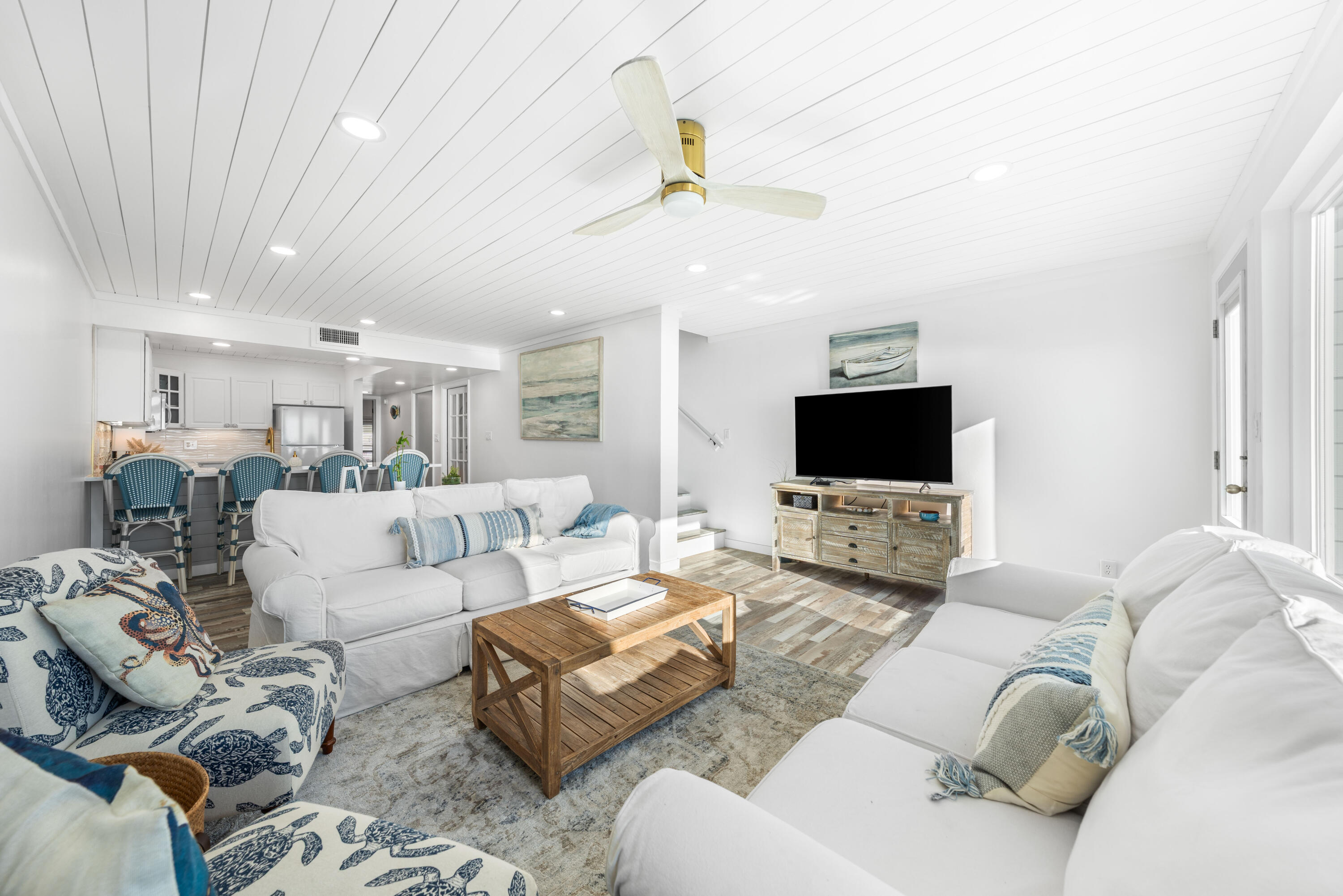 SHORES TOWNHOUSES - Residential