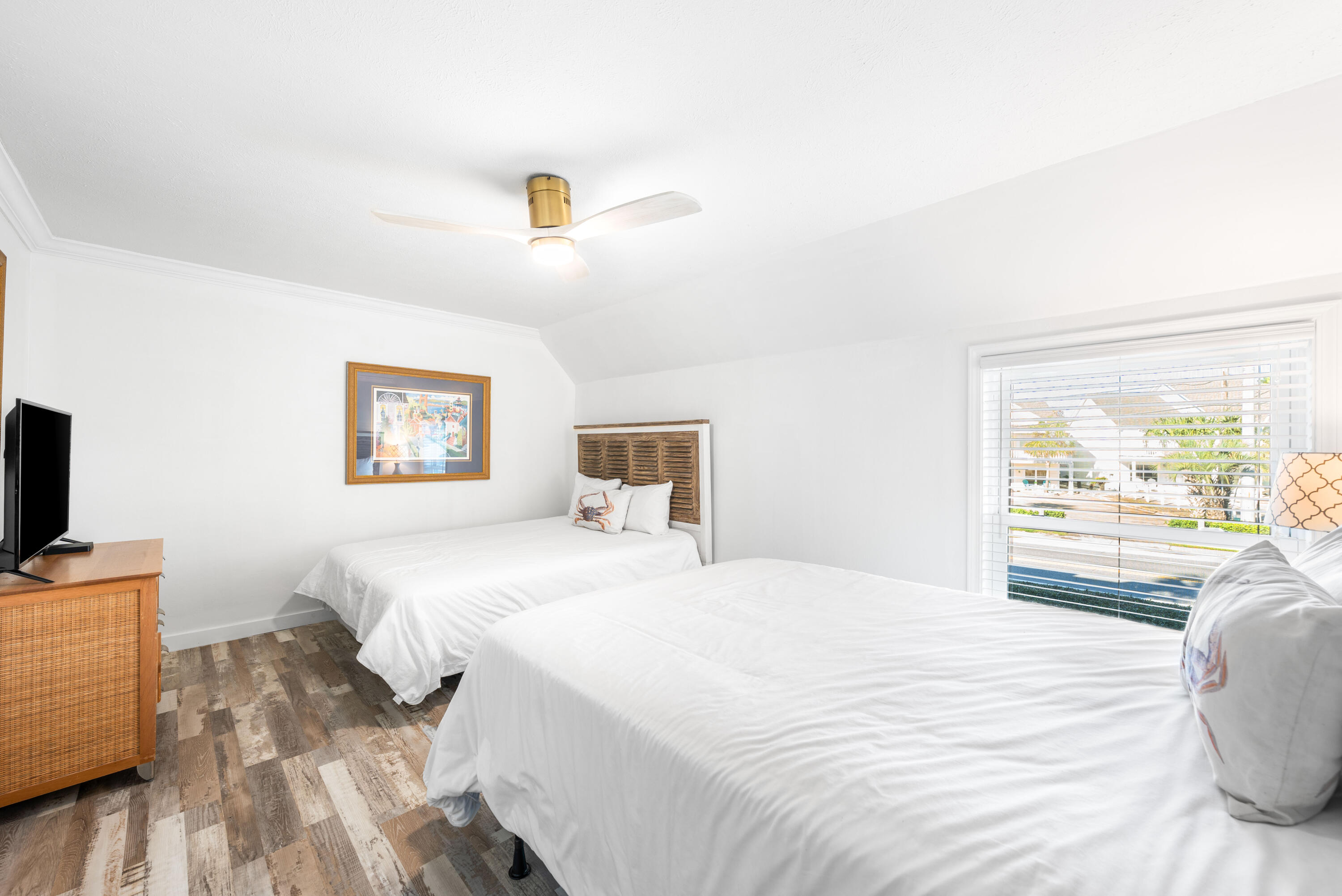 SHORES TOWNHOUSES - Residential