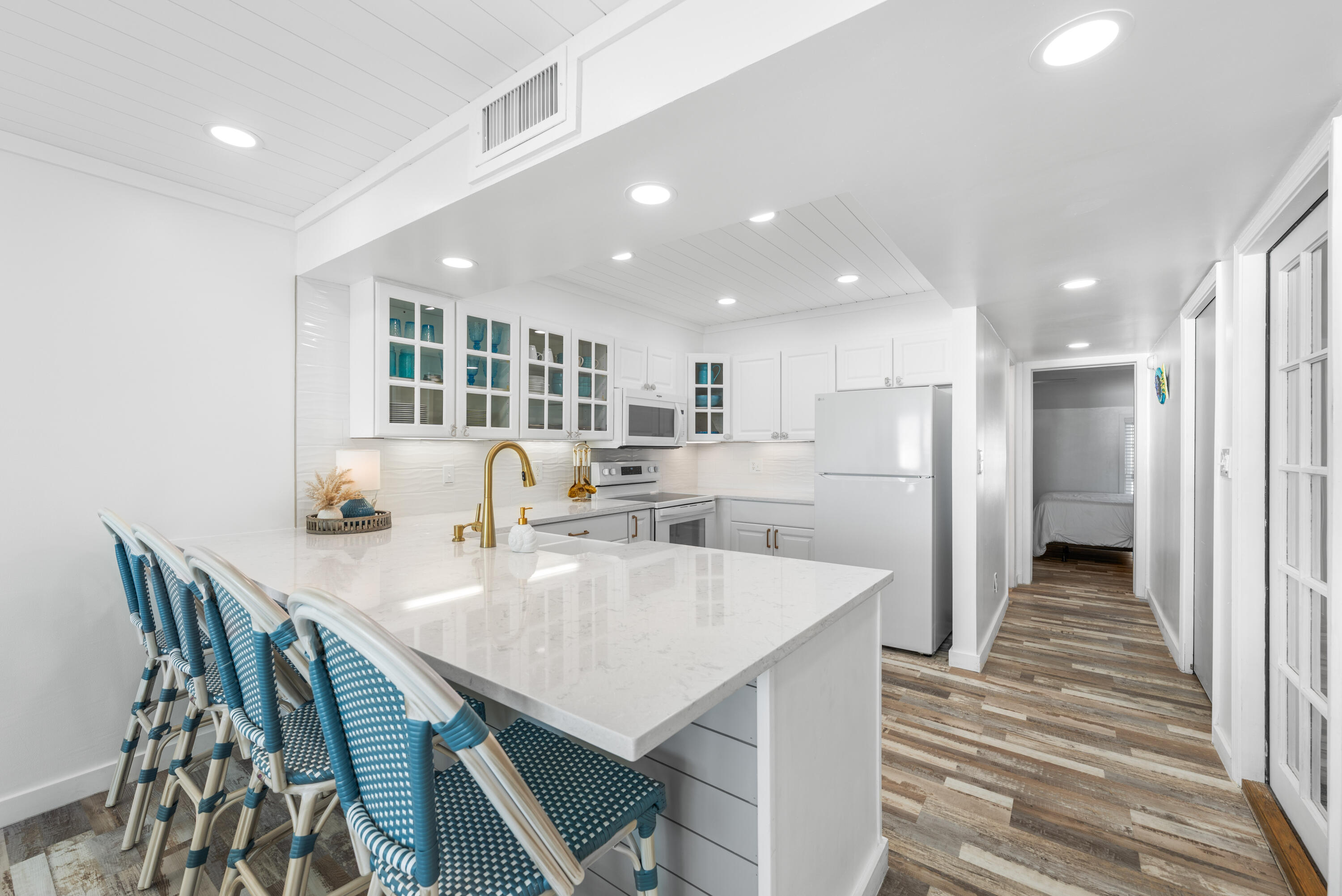 SHORES TOWNHOUSES - Residential