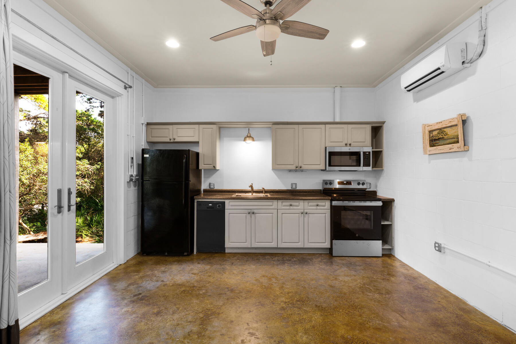 ROLLING DUNES ESTATES - Residential Lease