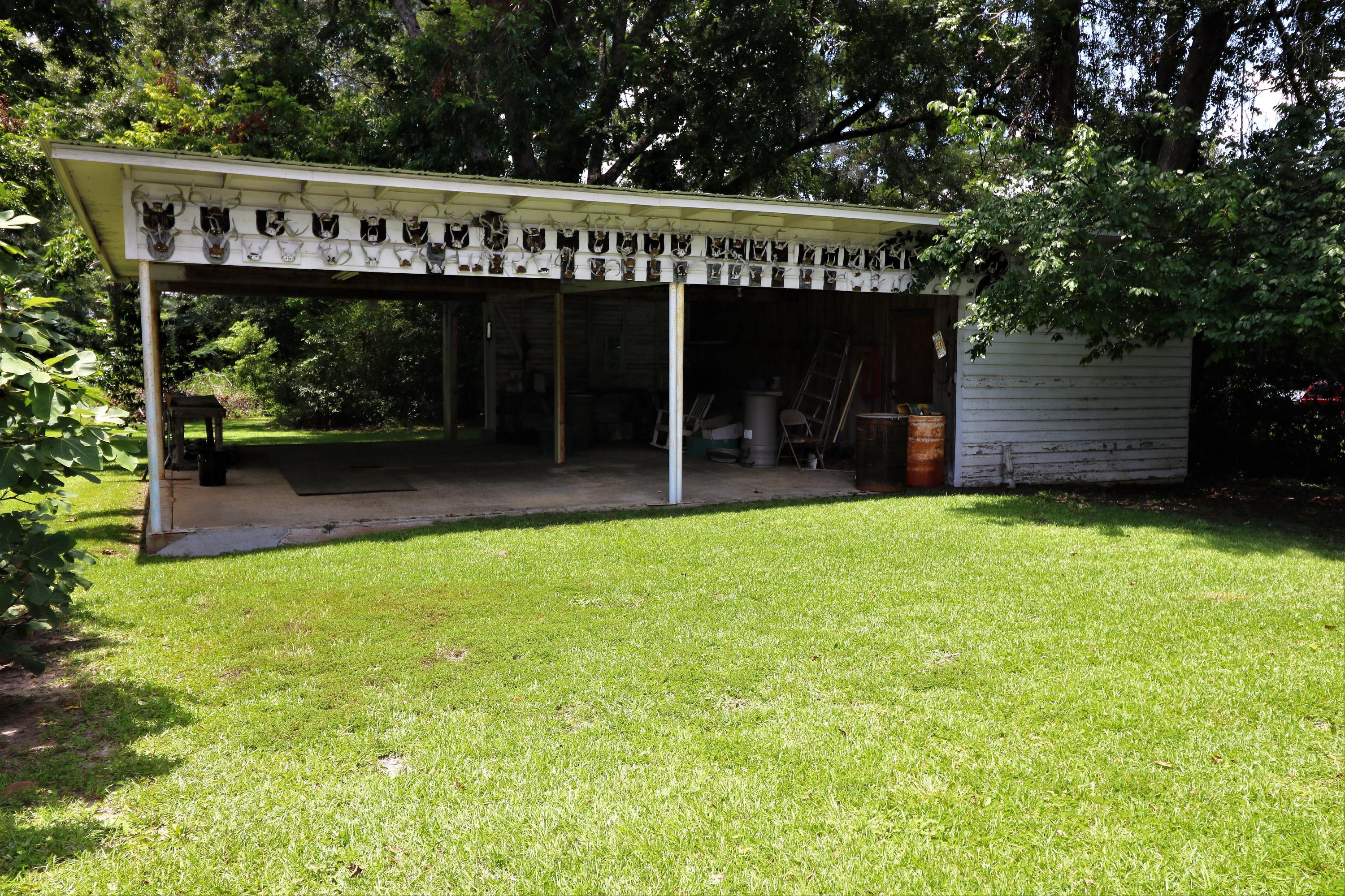 NO RECORDED SUBDIVISION - Residential