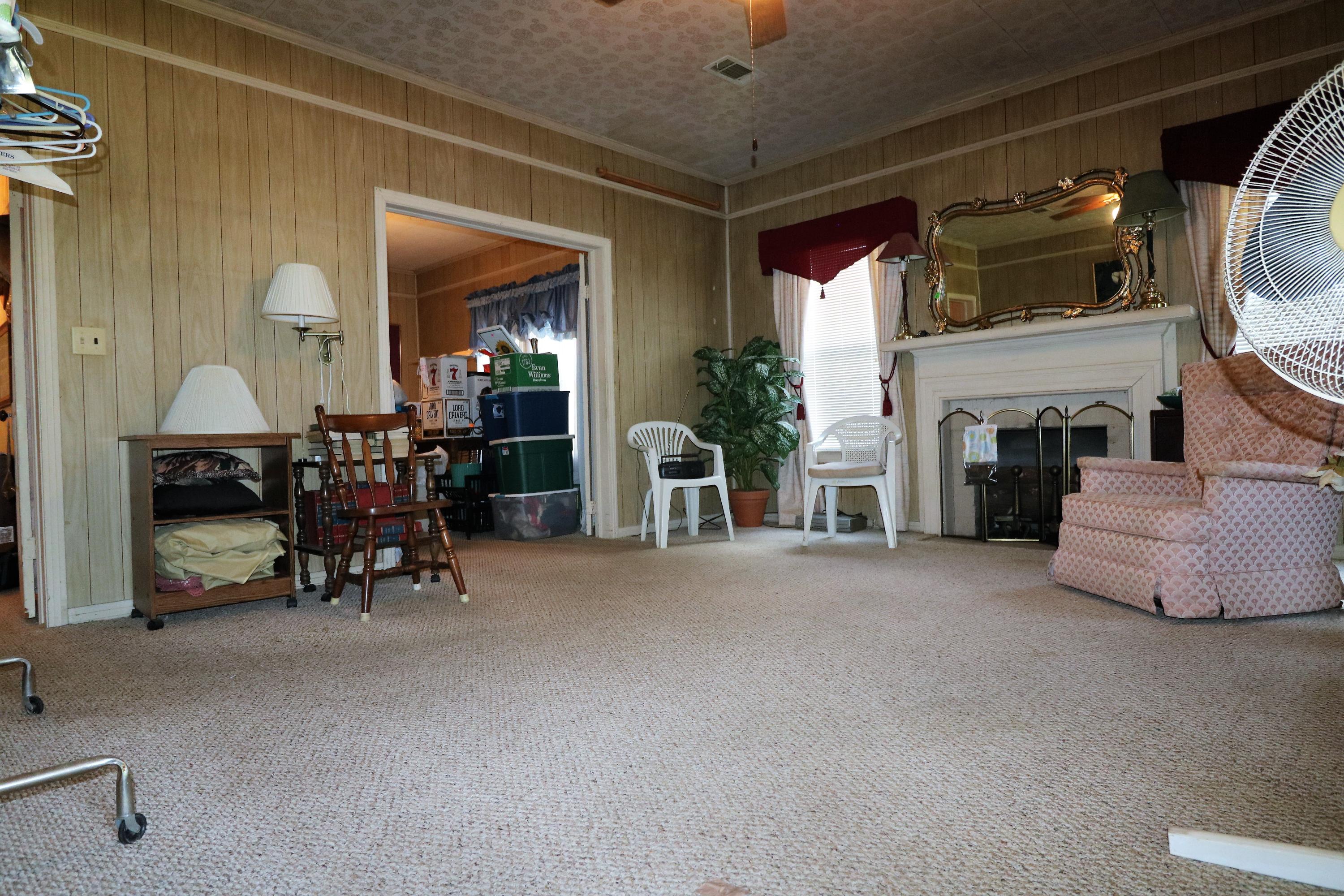 NO RECORDED SUBDIVISION - Residential