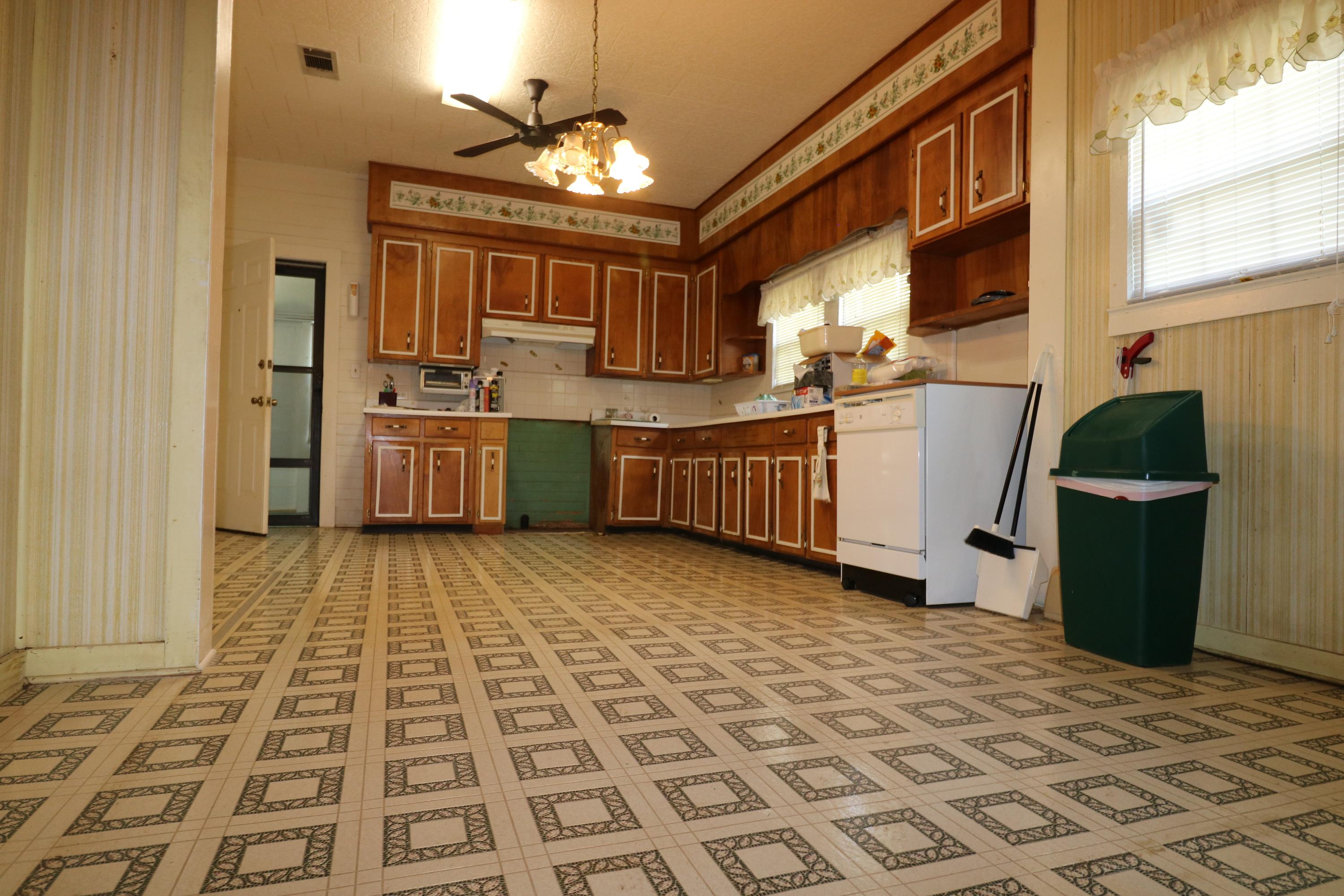 NO RECORDED SUBDIVISION - Residential